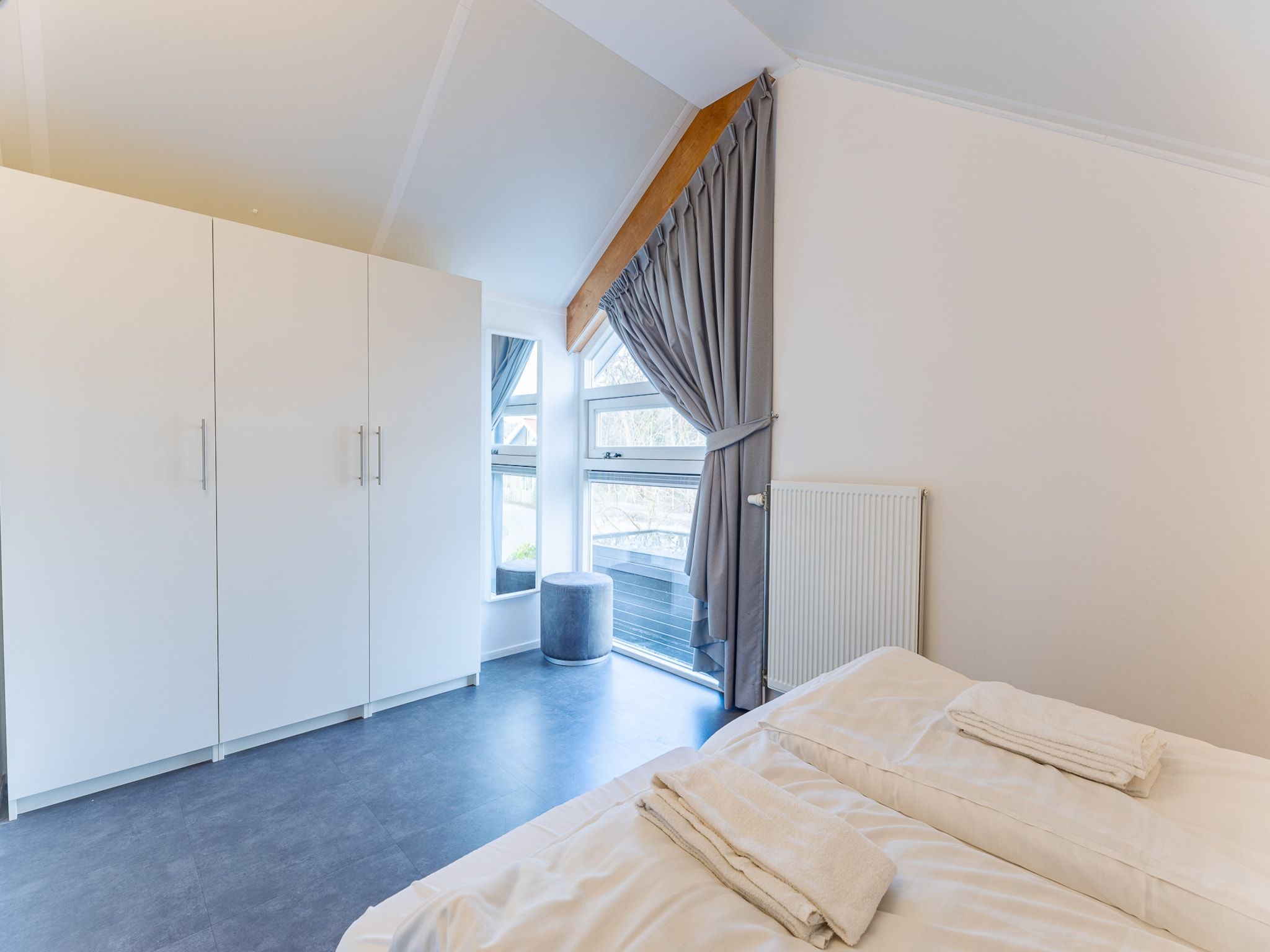 Een slaapkamer van Zonnedorp 19 Modern holiday home Renesse | Beach within walking distance in Renesse