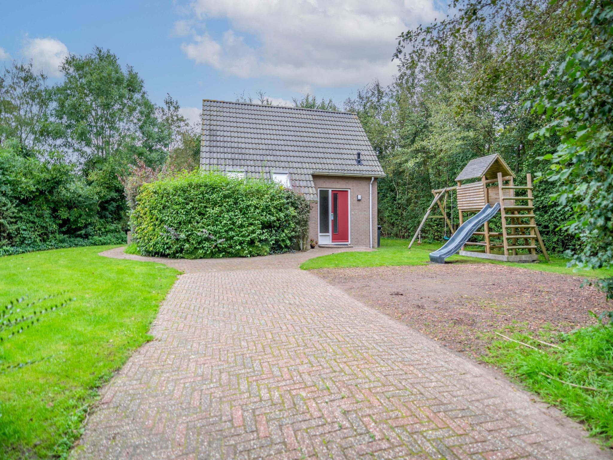 De tuin van Nieuwlanderweg 51 in De Waal
