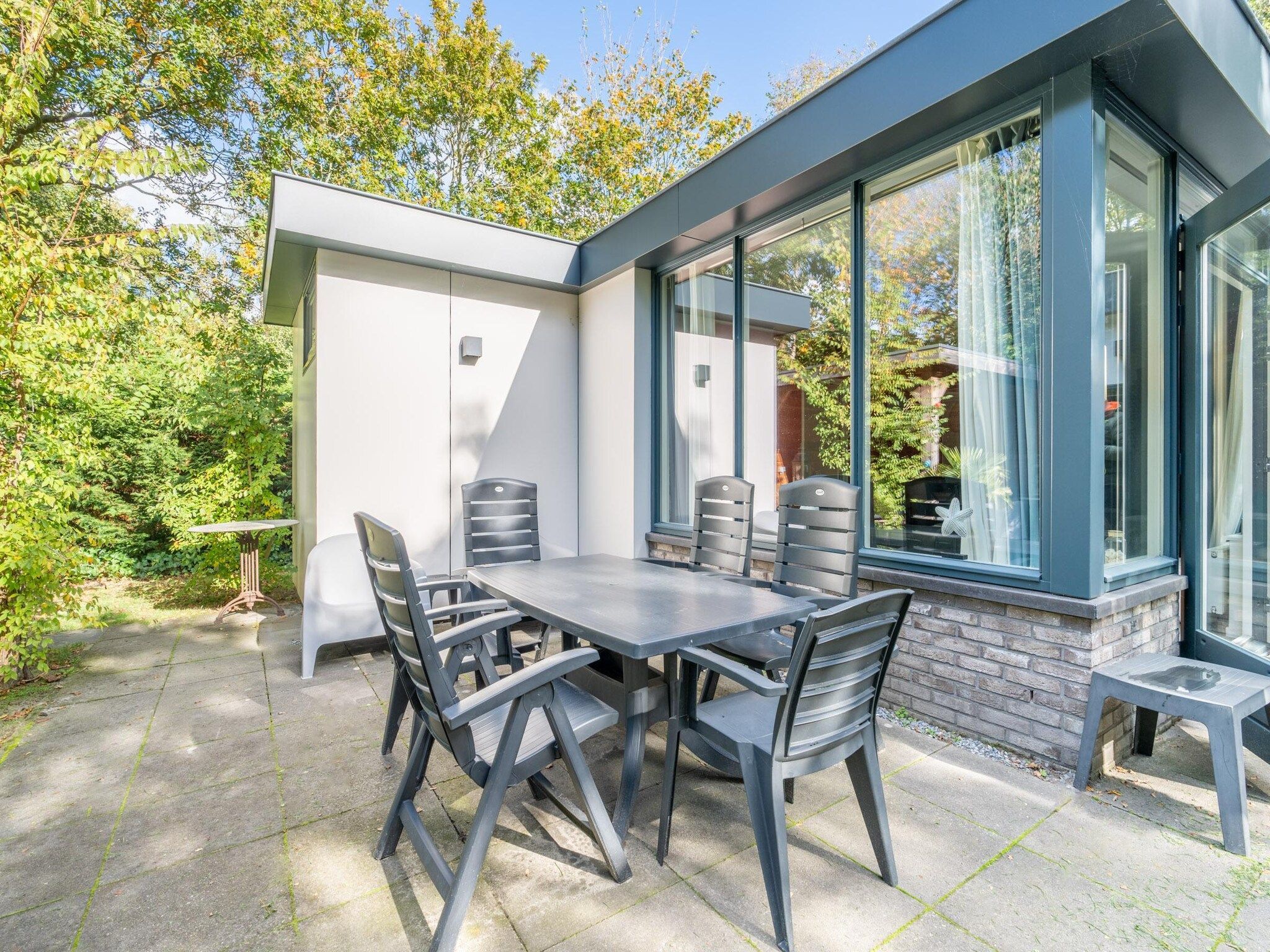 De tuin van Pelikaanweg 21 in De Koog