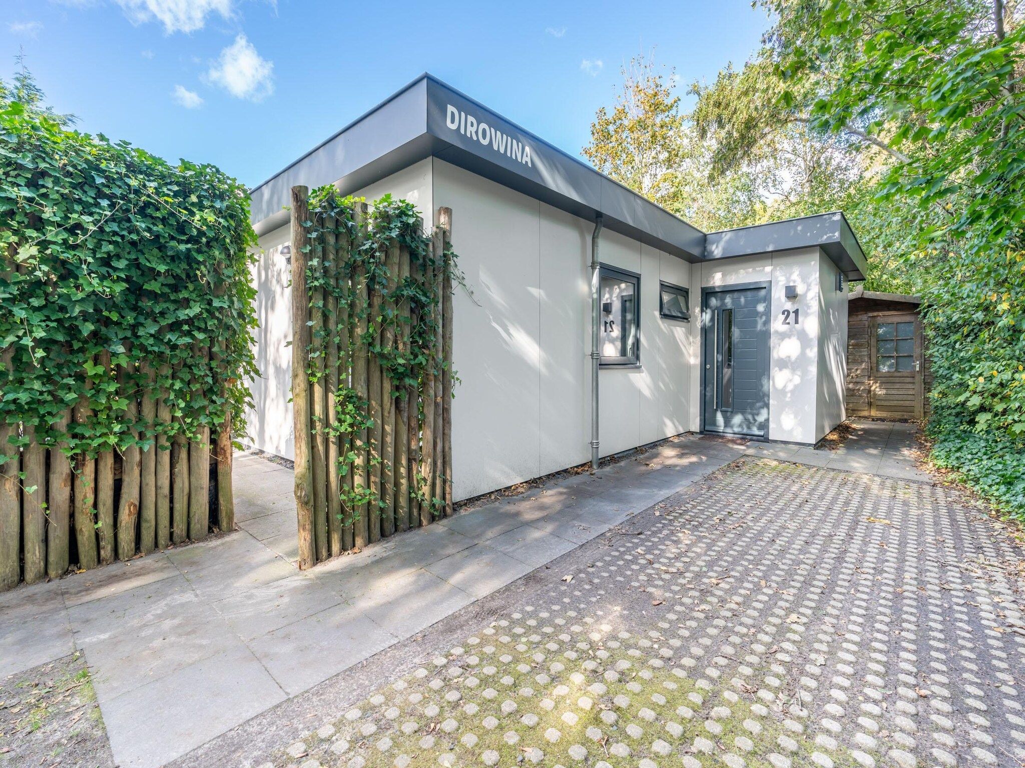 De tuin van Pelikaanweg 21 in De Koog