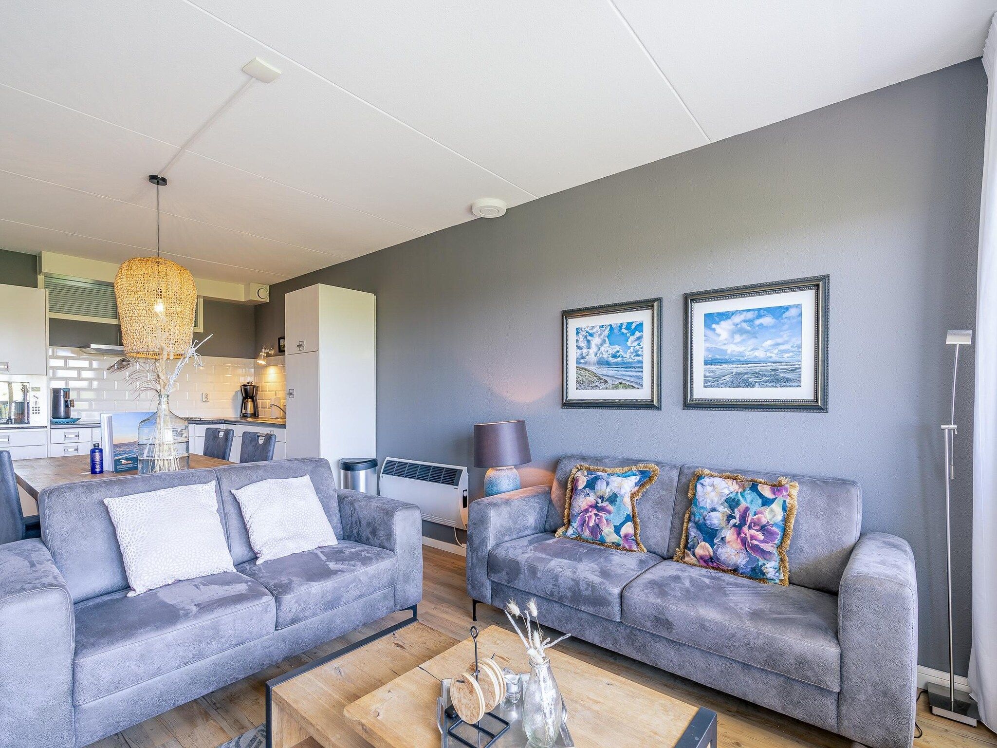 De woonkamer van Juliana 042 in De Koog