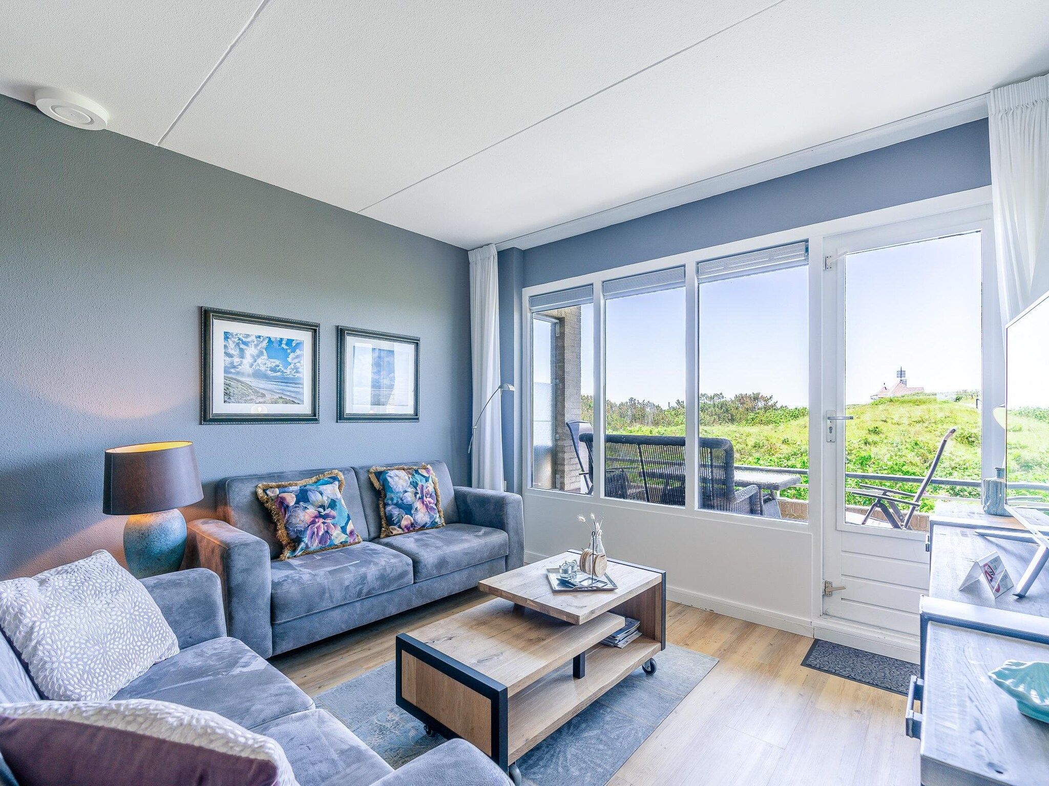 De woonkamer van Juliana 042 in De Koog