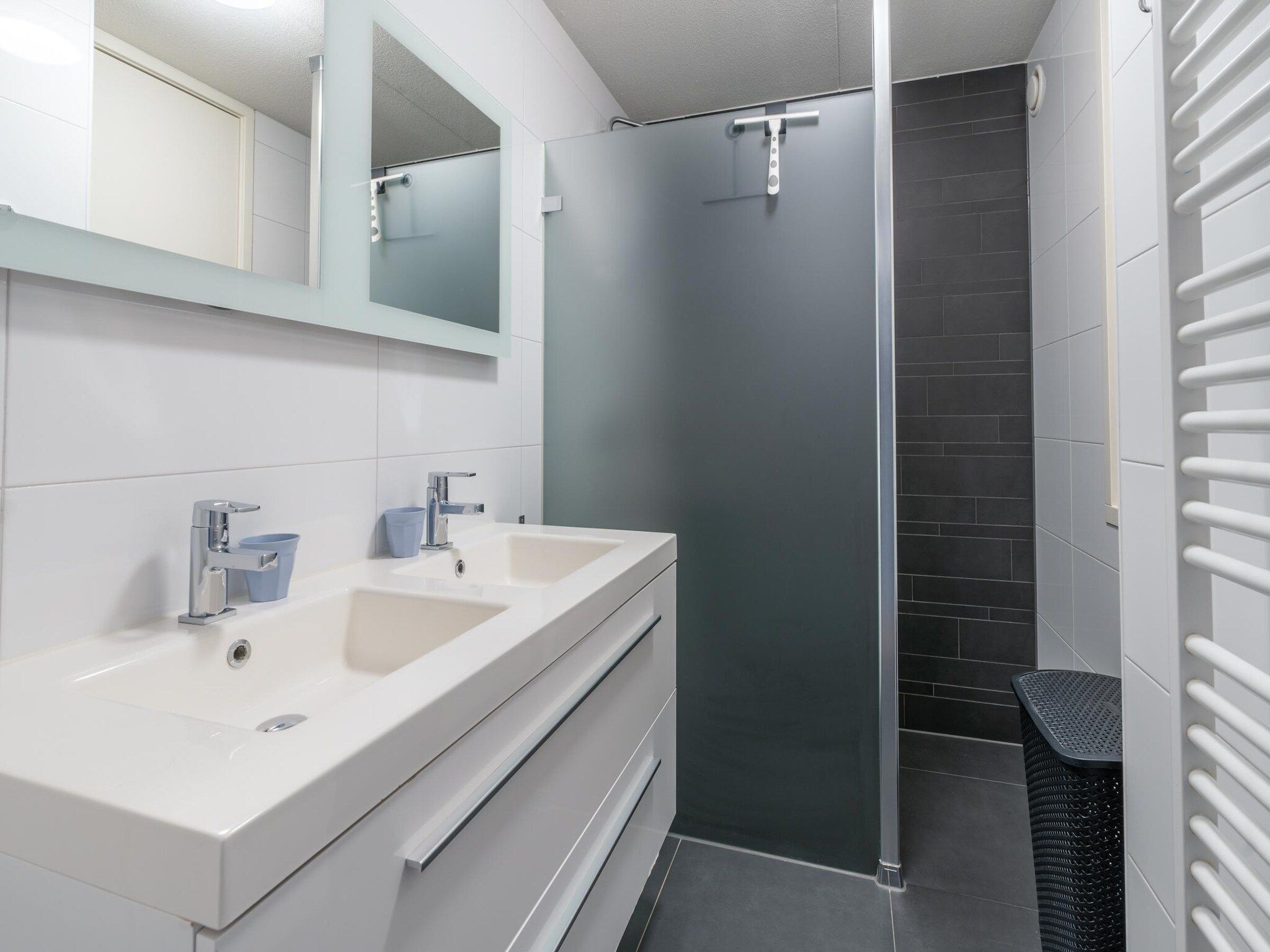 De badkamer van Juliana 050 in De Koog