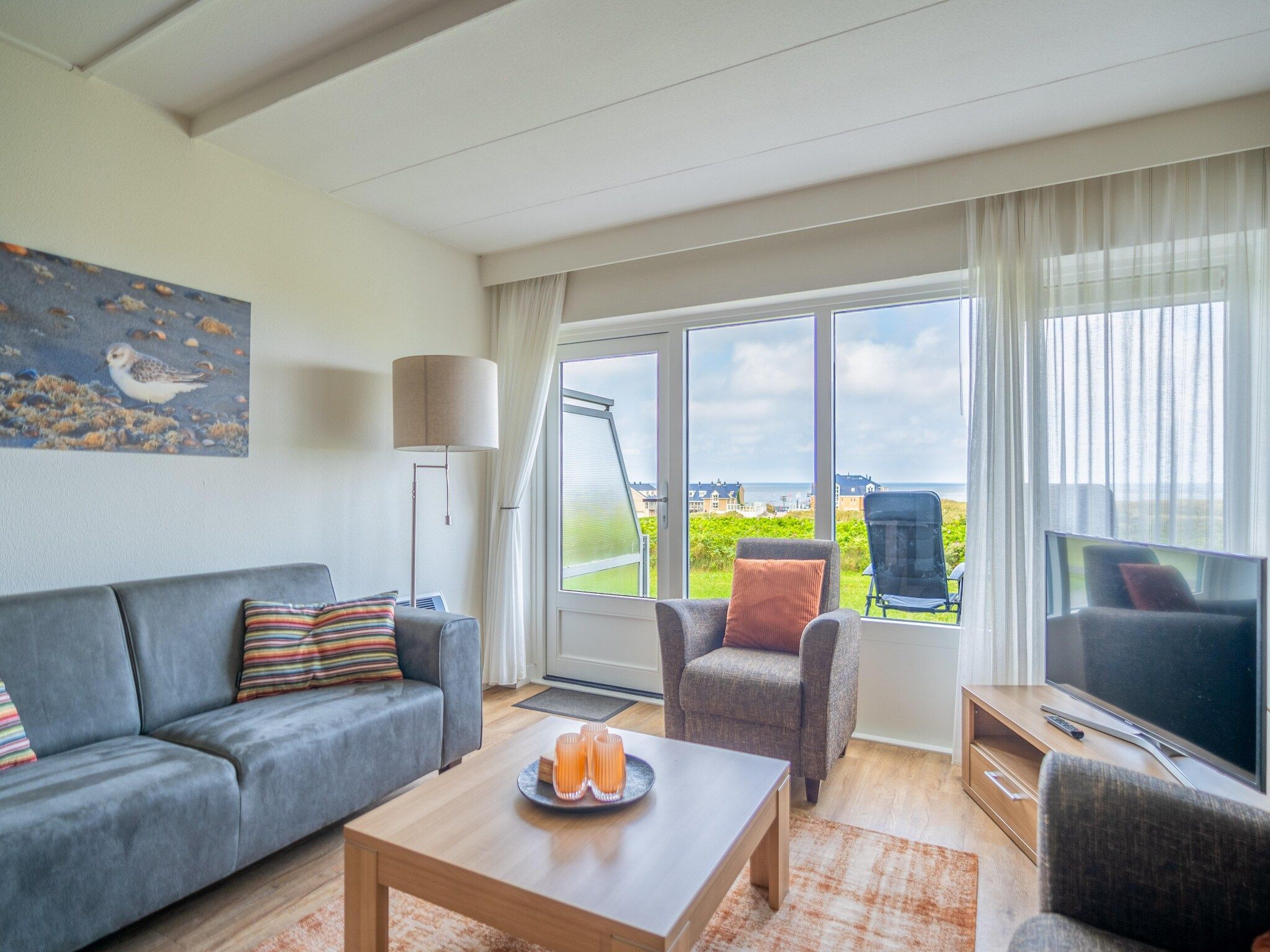 De woonkamer van Juliana 056 in De Koog