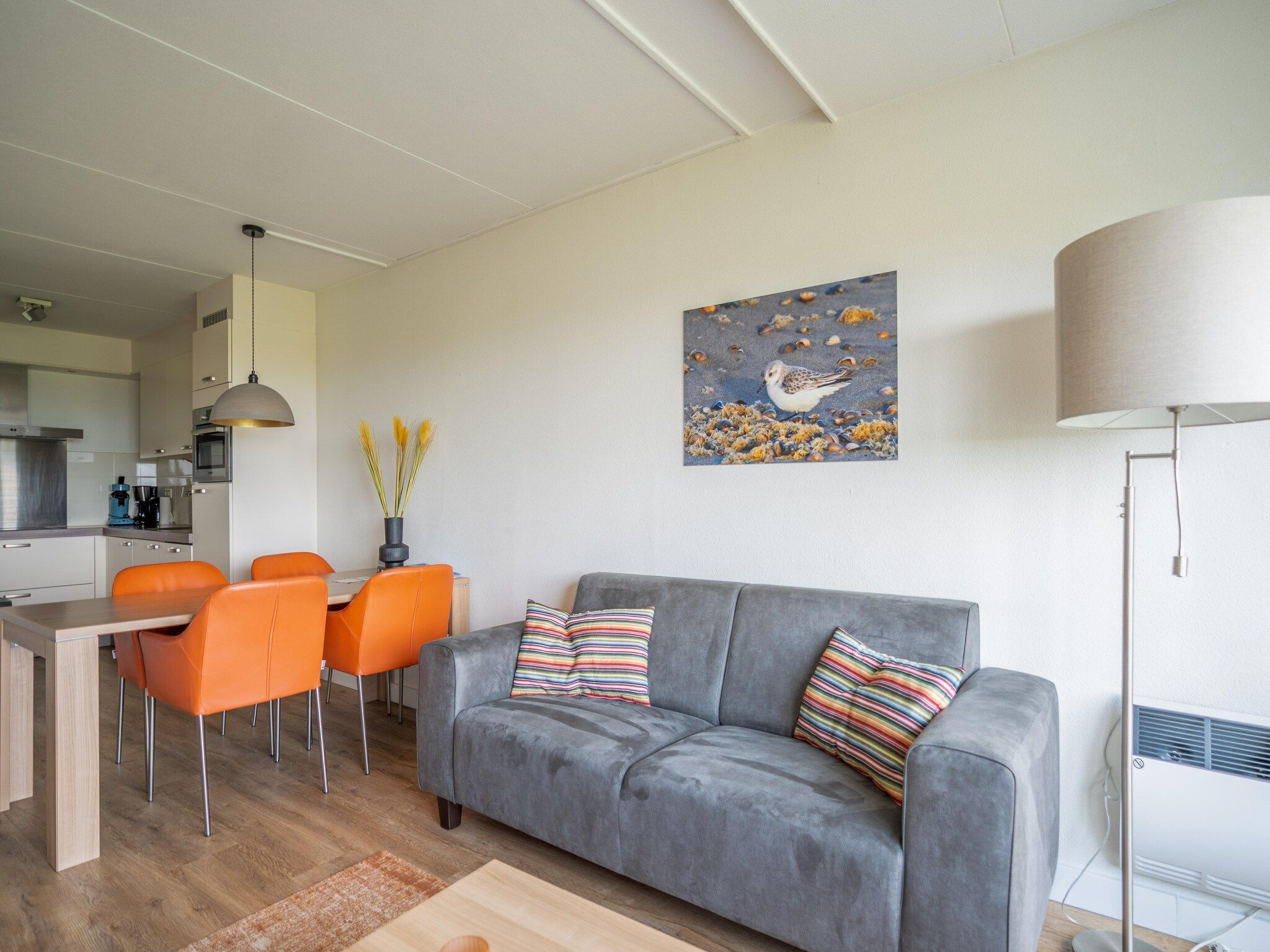 De woonkamer van Juliana 056 in De Koog