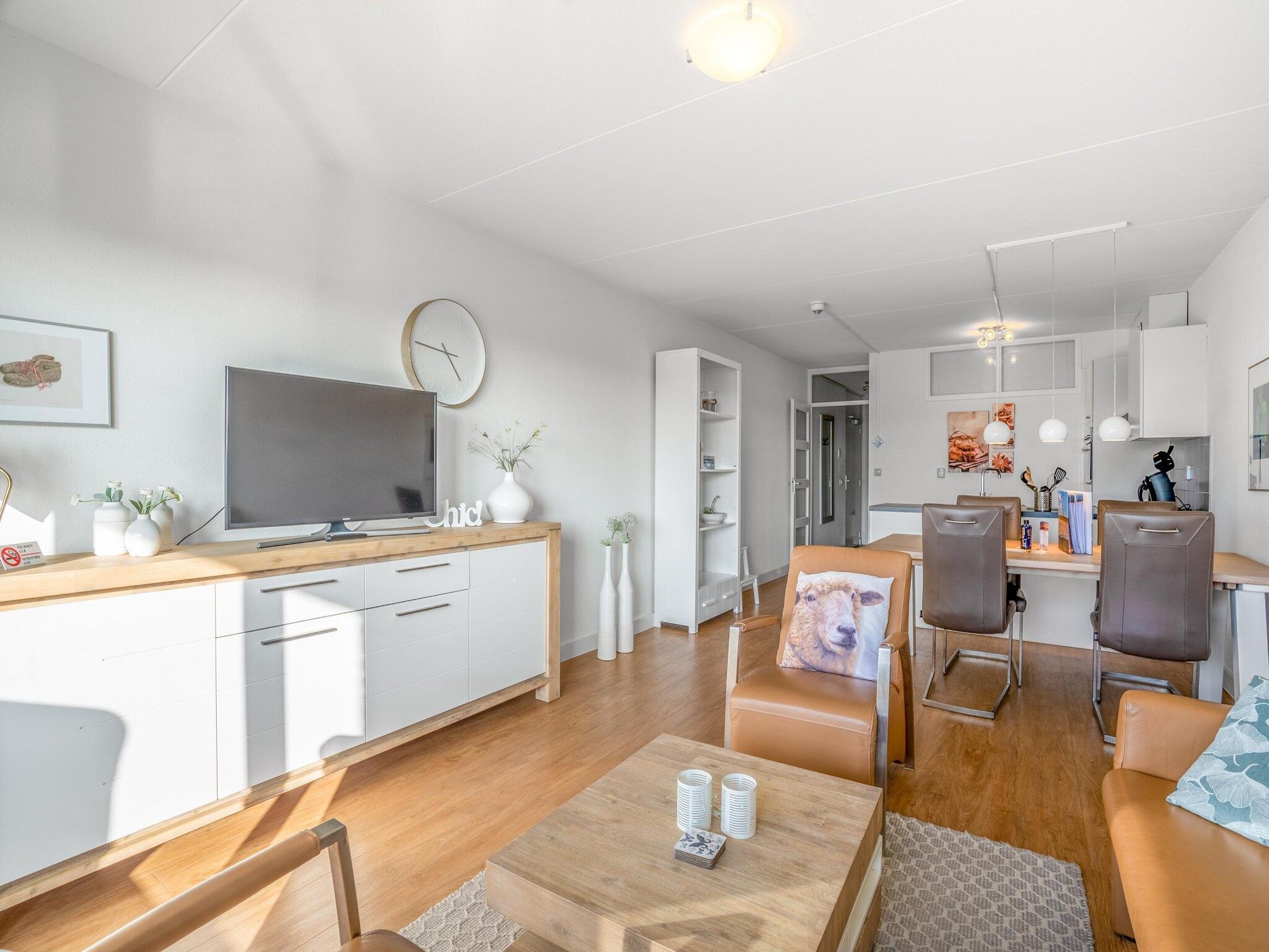 De woonkamer van Juliana 052 in De Koog