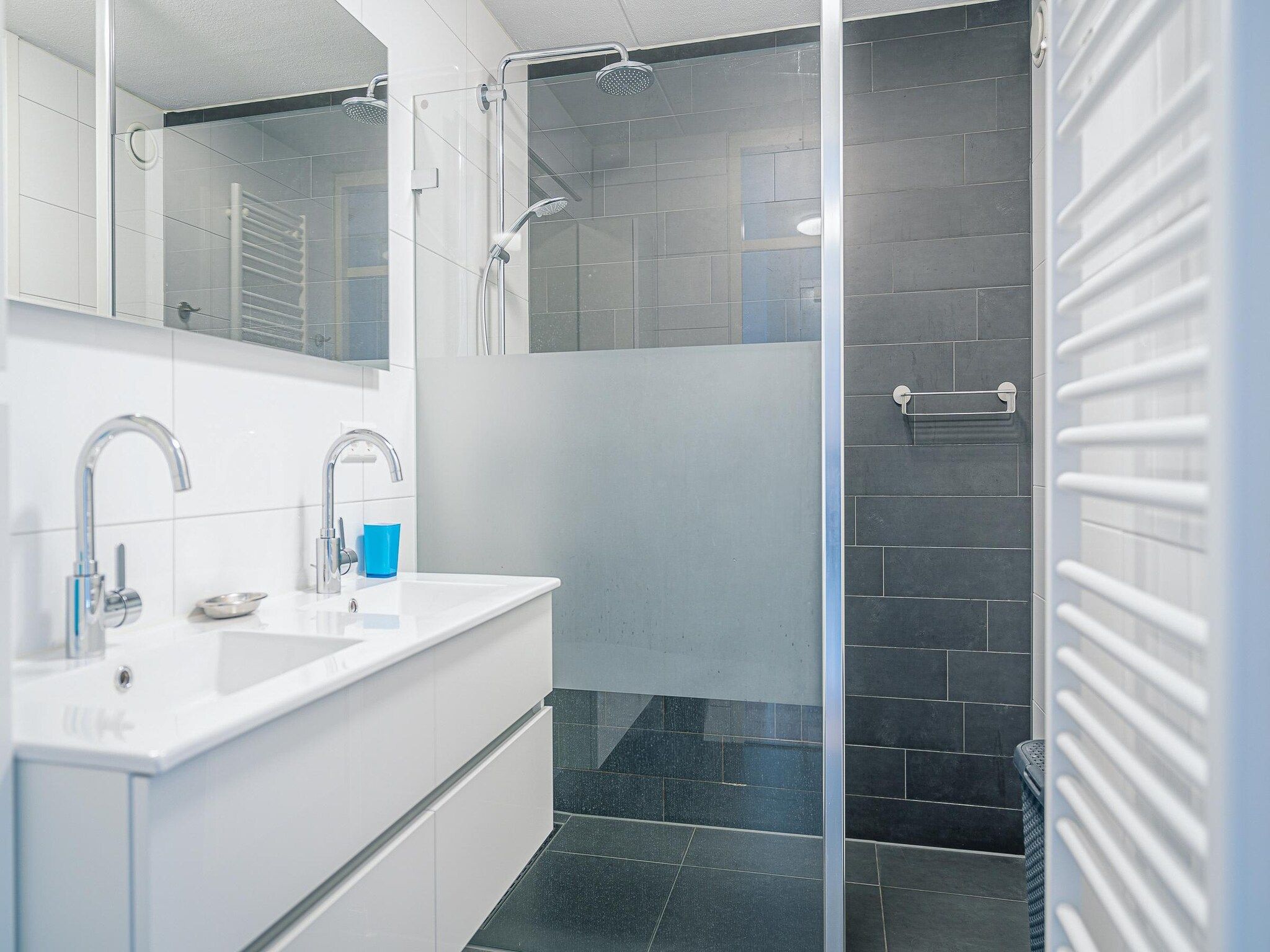 De badkamer van Juliana 052 in De Koog