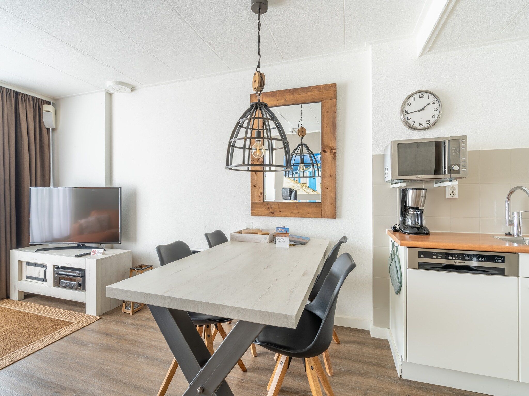 De eetkamer van Juliana 072 in De Koog