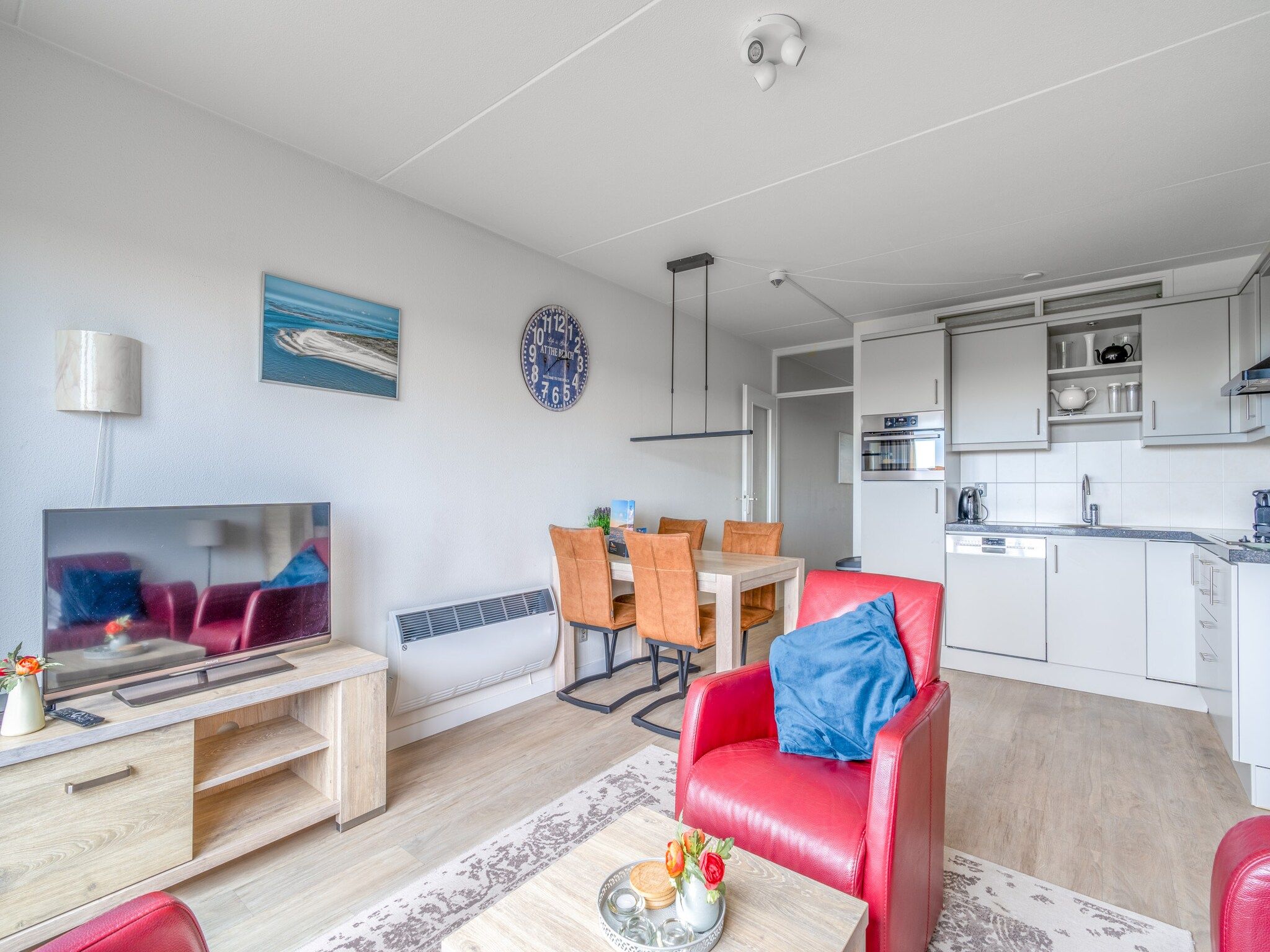 De woonkamer van Juliana 138 in De Koog