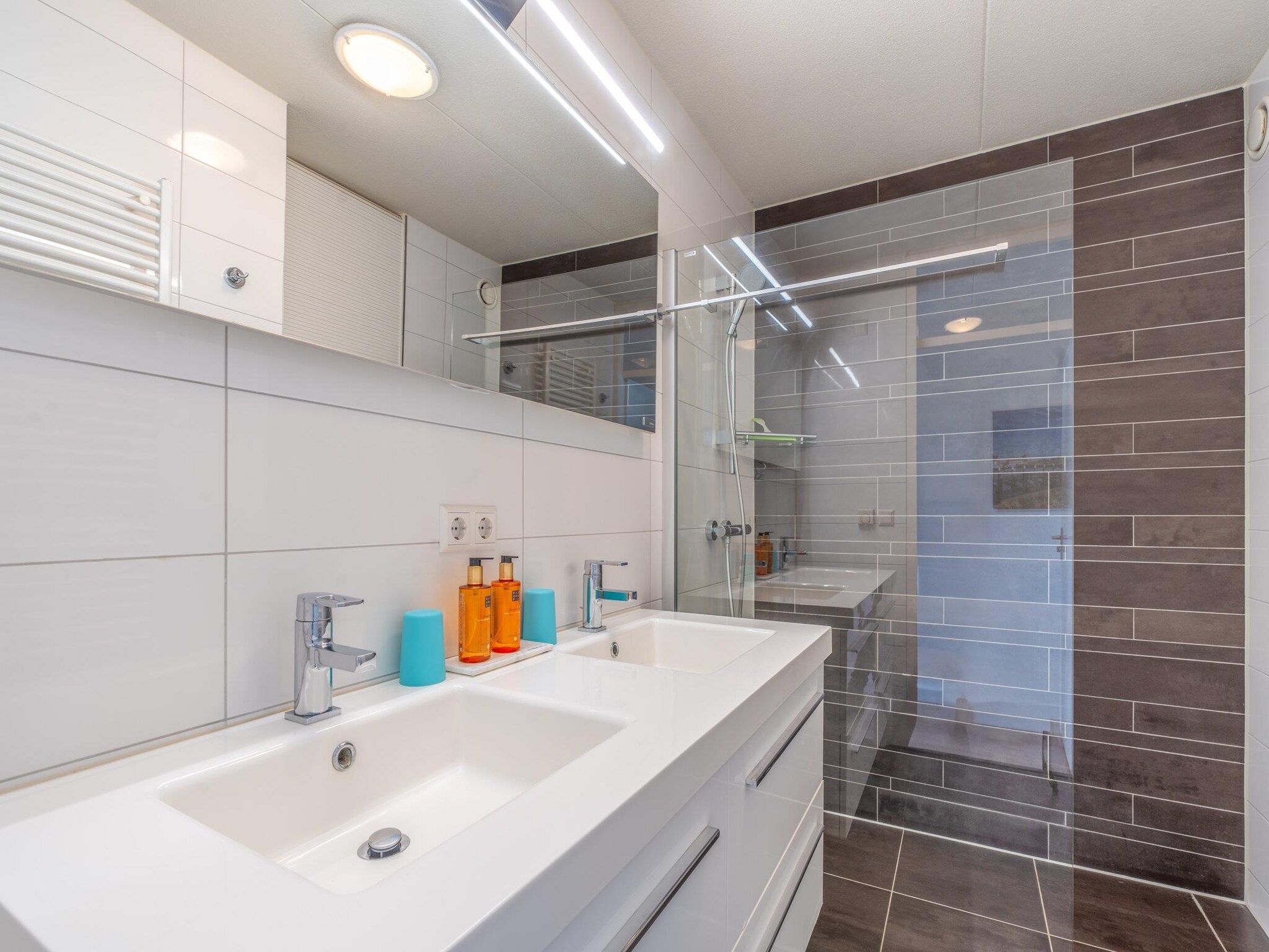 De badkamer van Juliana 138 in De Koog