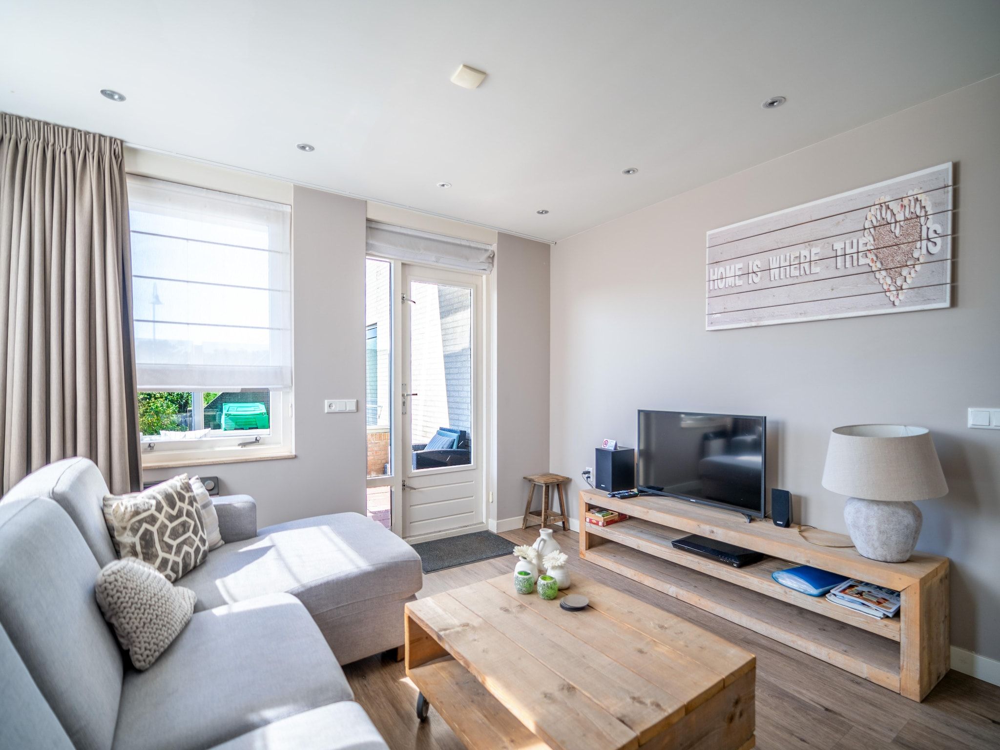 De woonkamer van Juliana 034 in De Koog