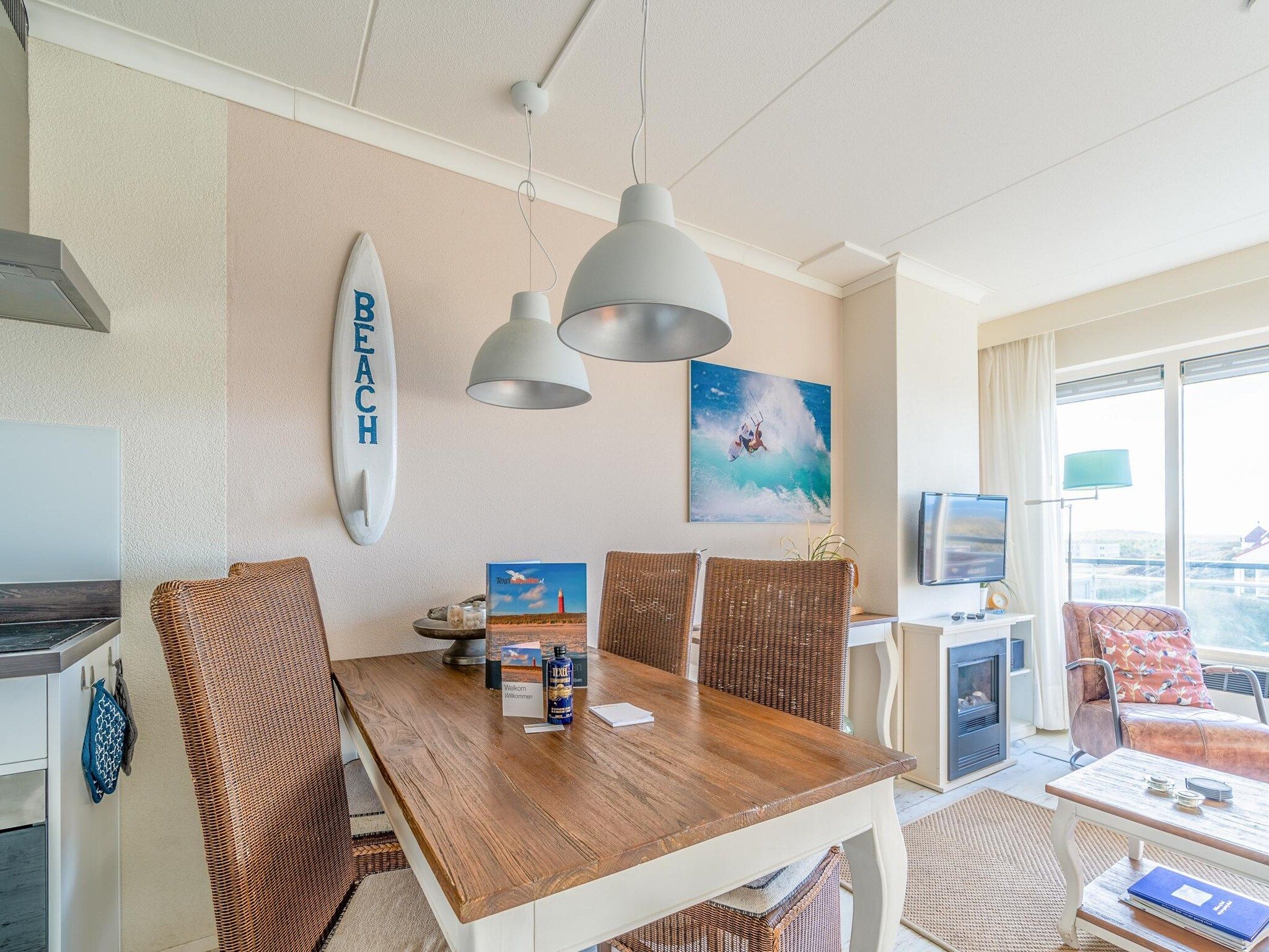 De eetkamer van Juliana 148 in De Koog