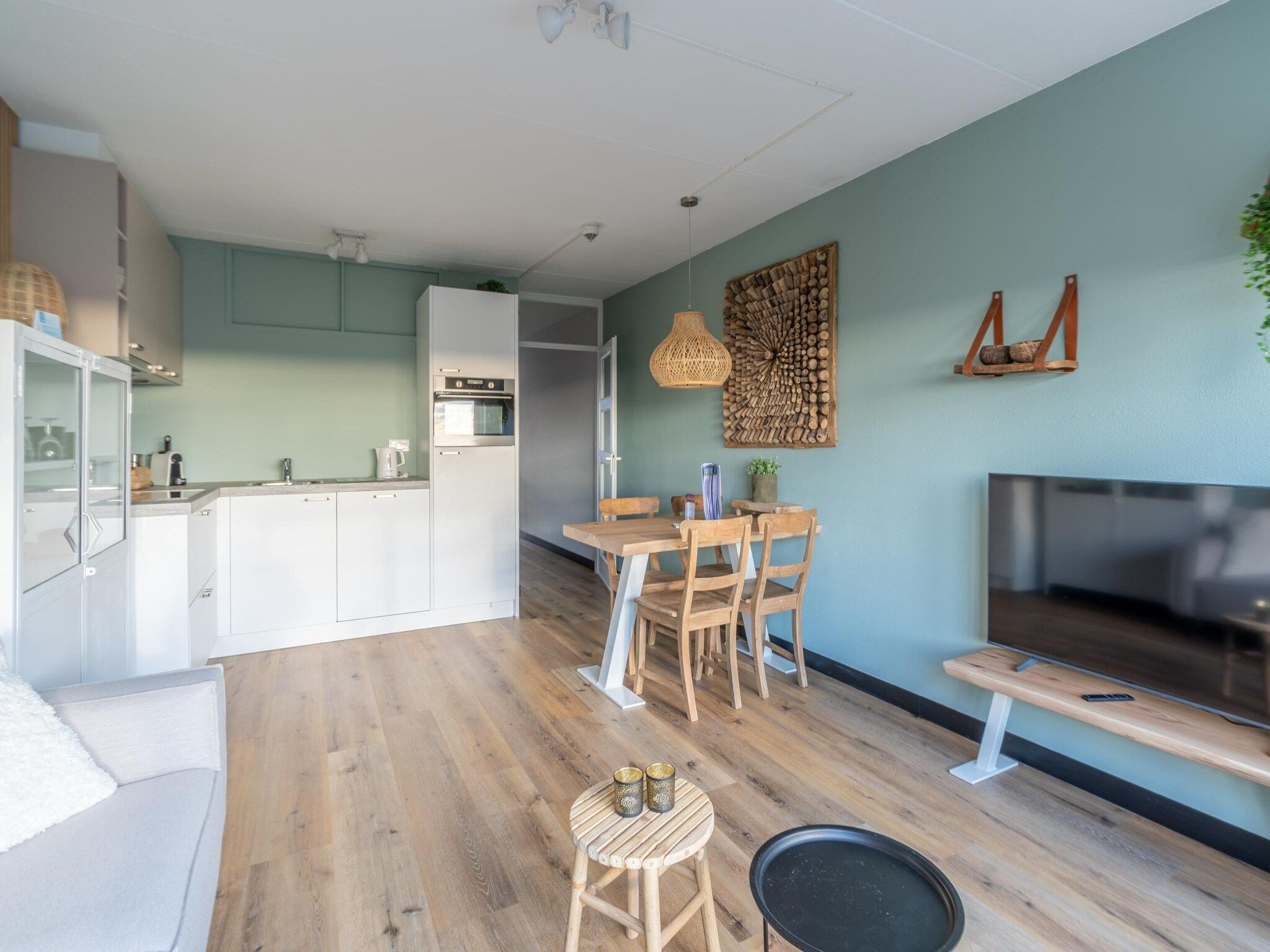 De woonkamer van Juliana 140 in De Koog