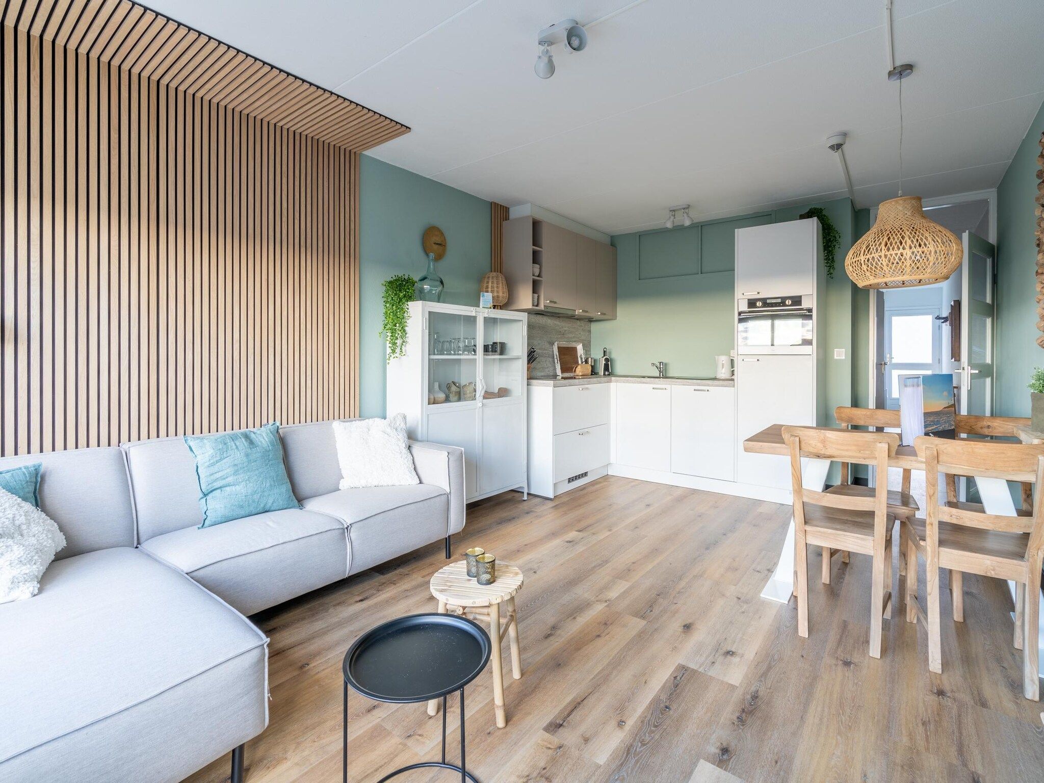 De woonkamer van Juliana 140 in De Koog