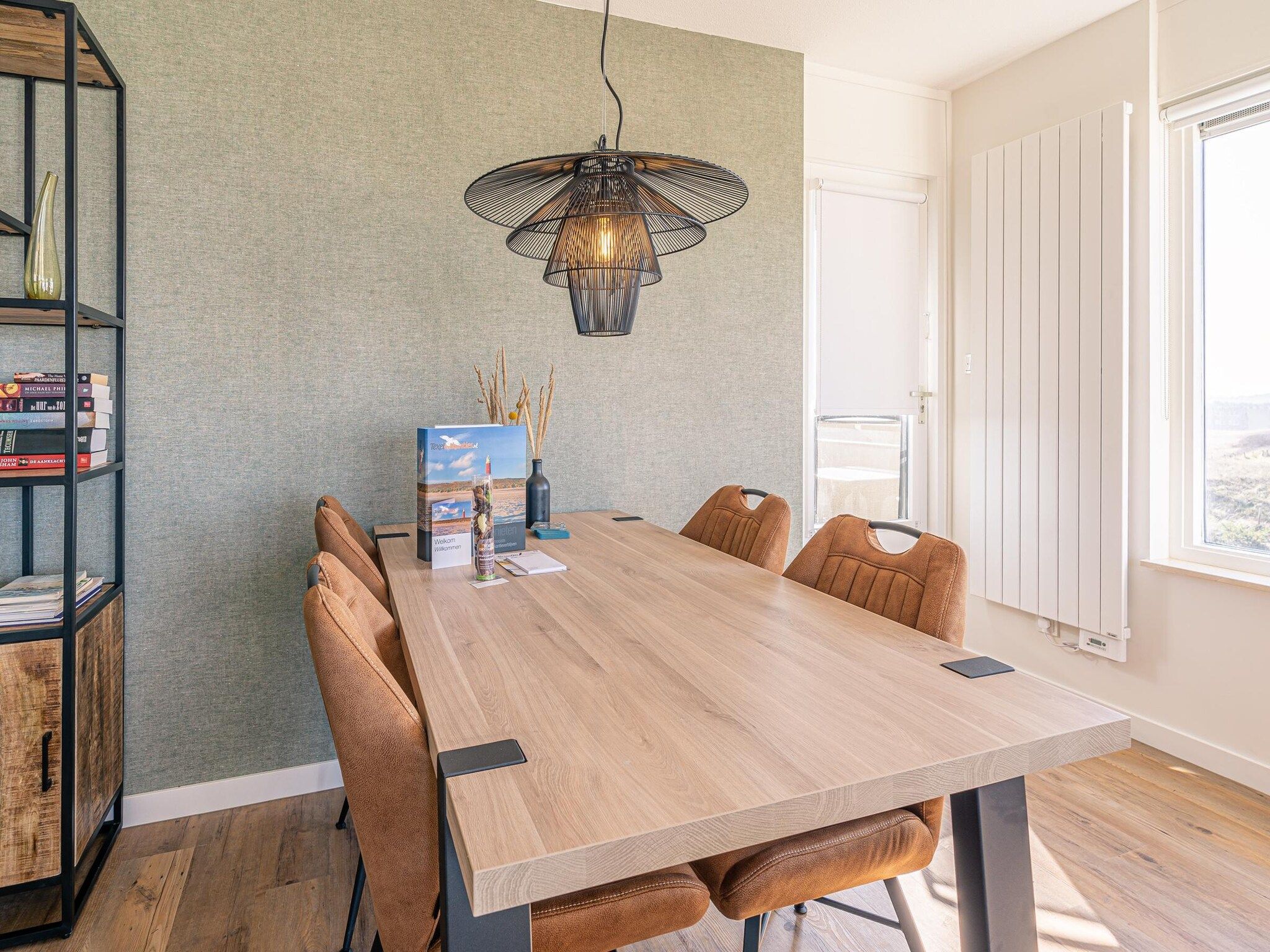 De eetkamer van Juliana 150 in De Koog