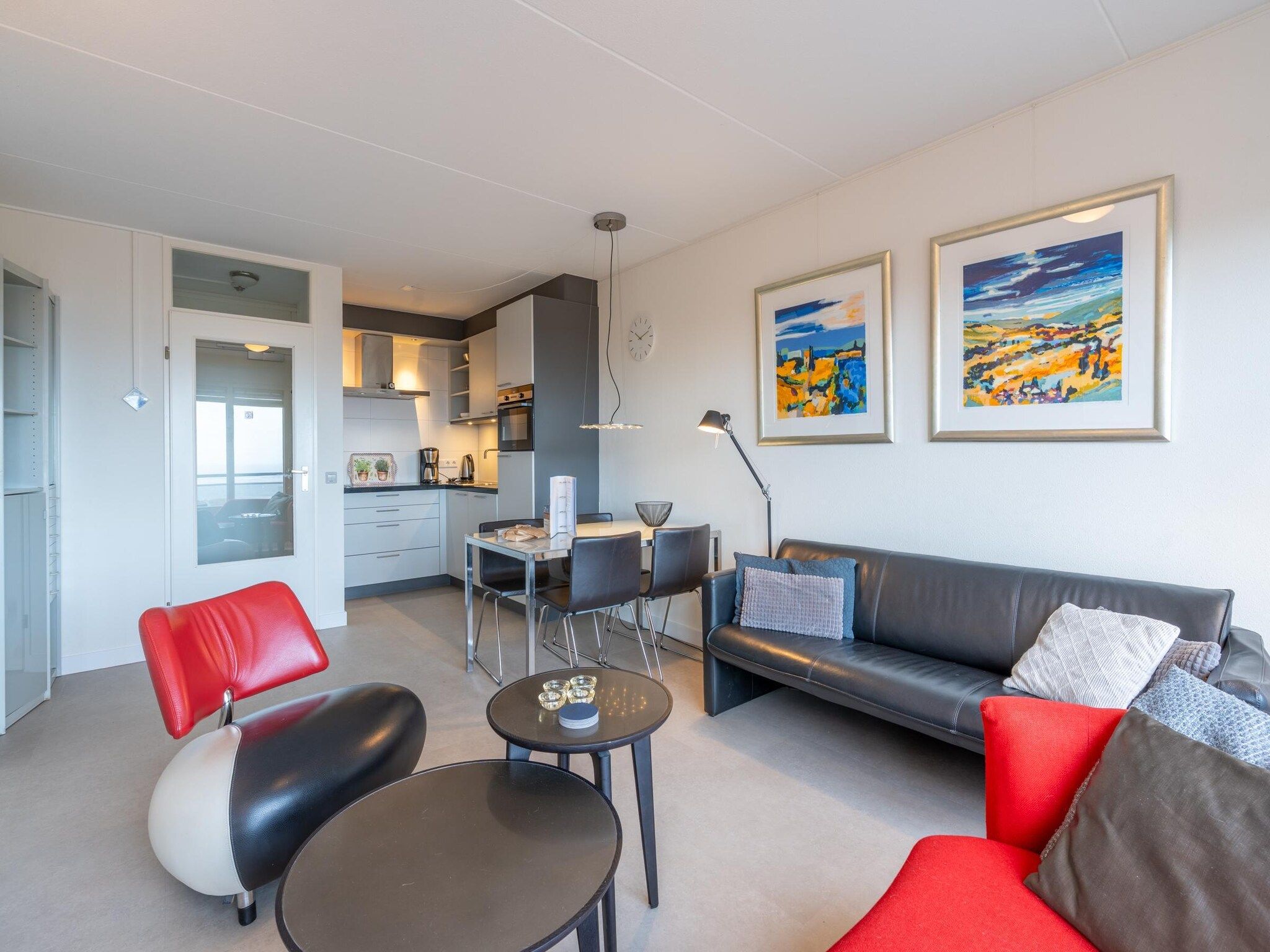 De woonkamer van Juliana 152 in De Koog