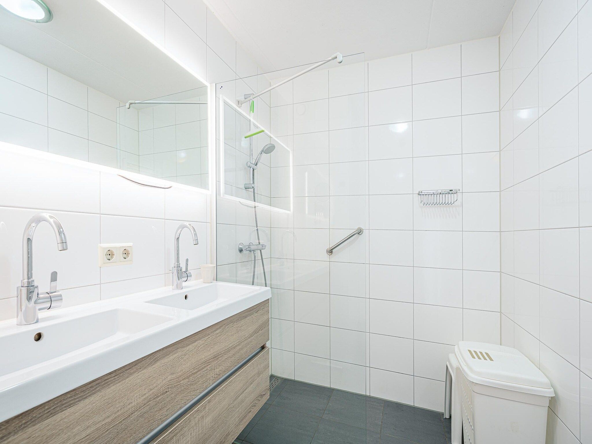 De badkamer van Juliana 154 in De Koog