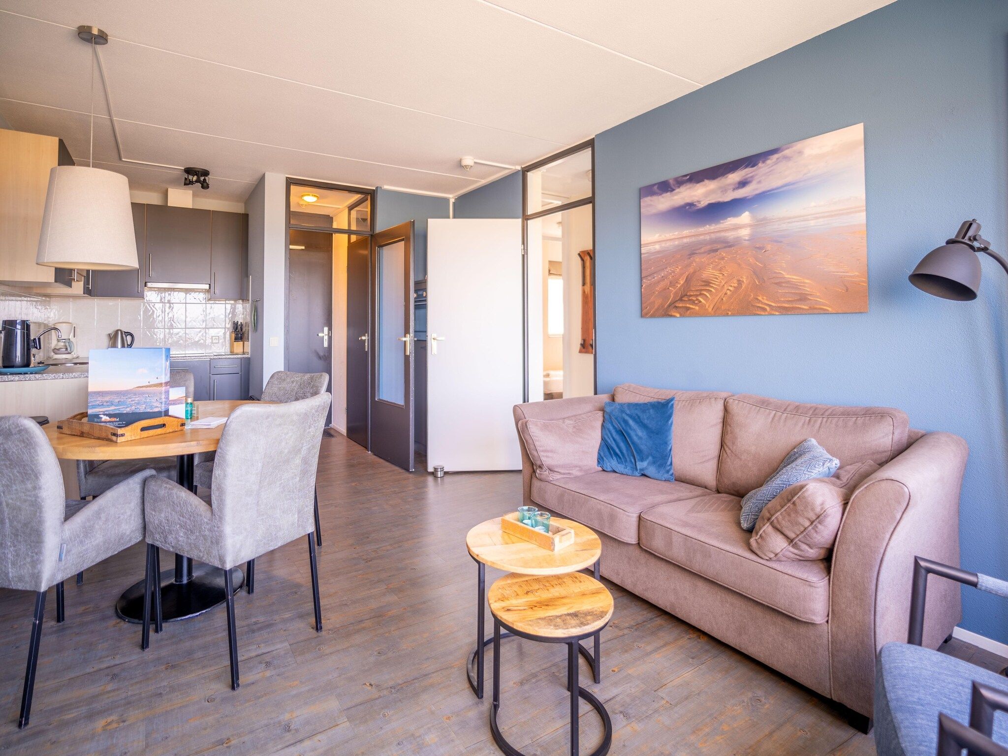 De woonkamer van Juliana 156 in De Koog