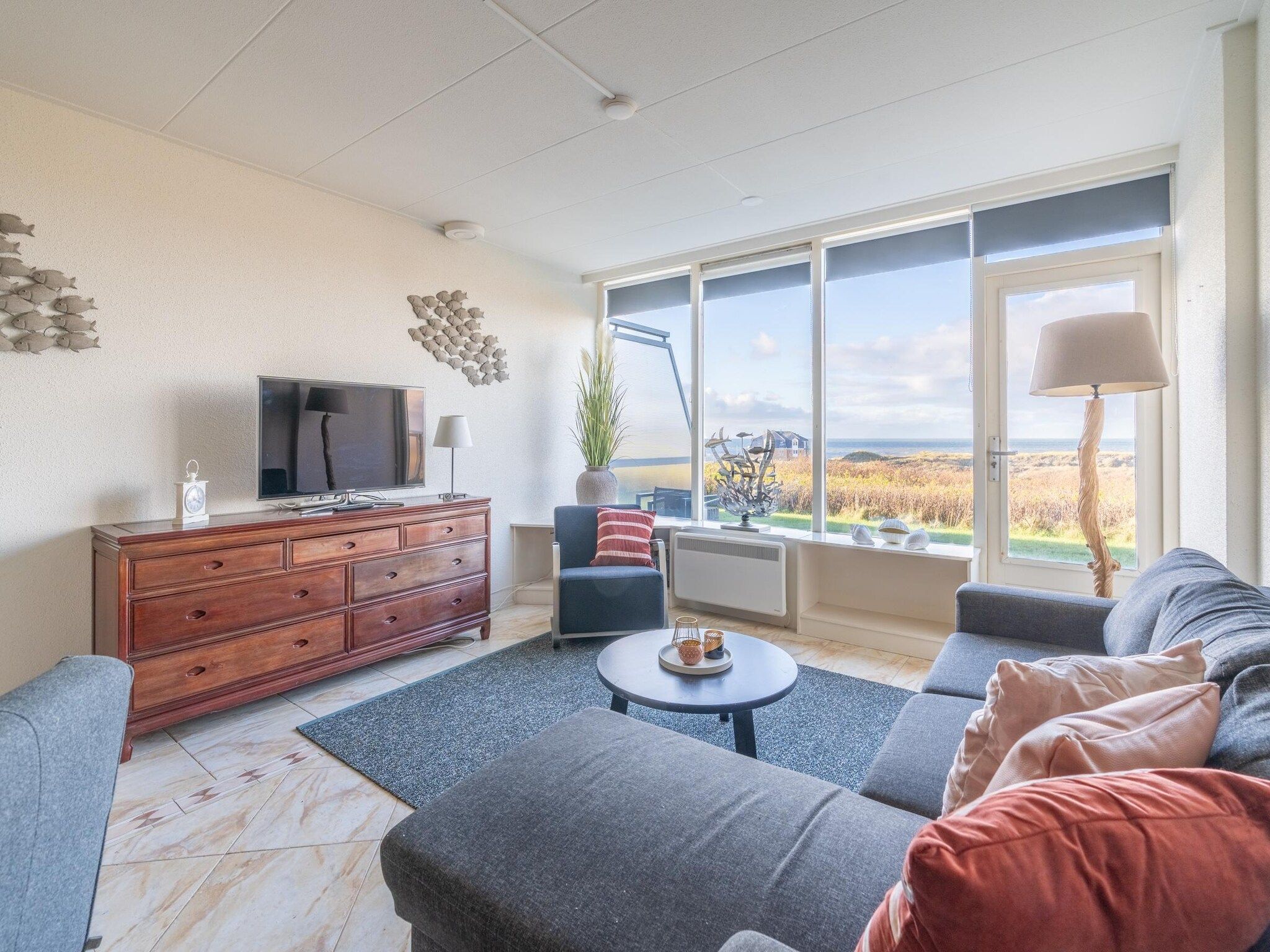 De woonkamer van Juliana 064 in De Koog