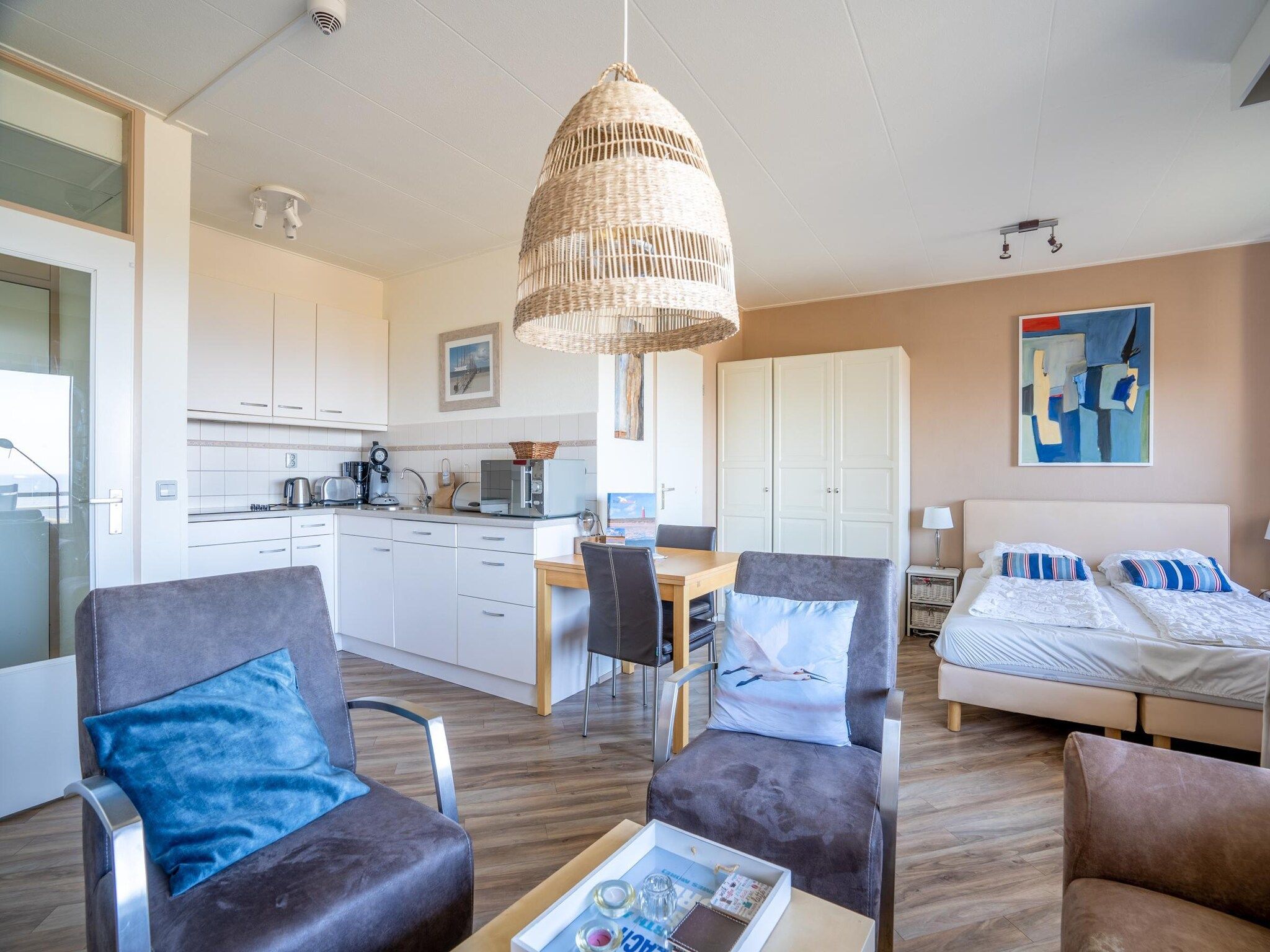 De woonkamer van Juliana 158 in De Koog