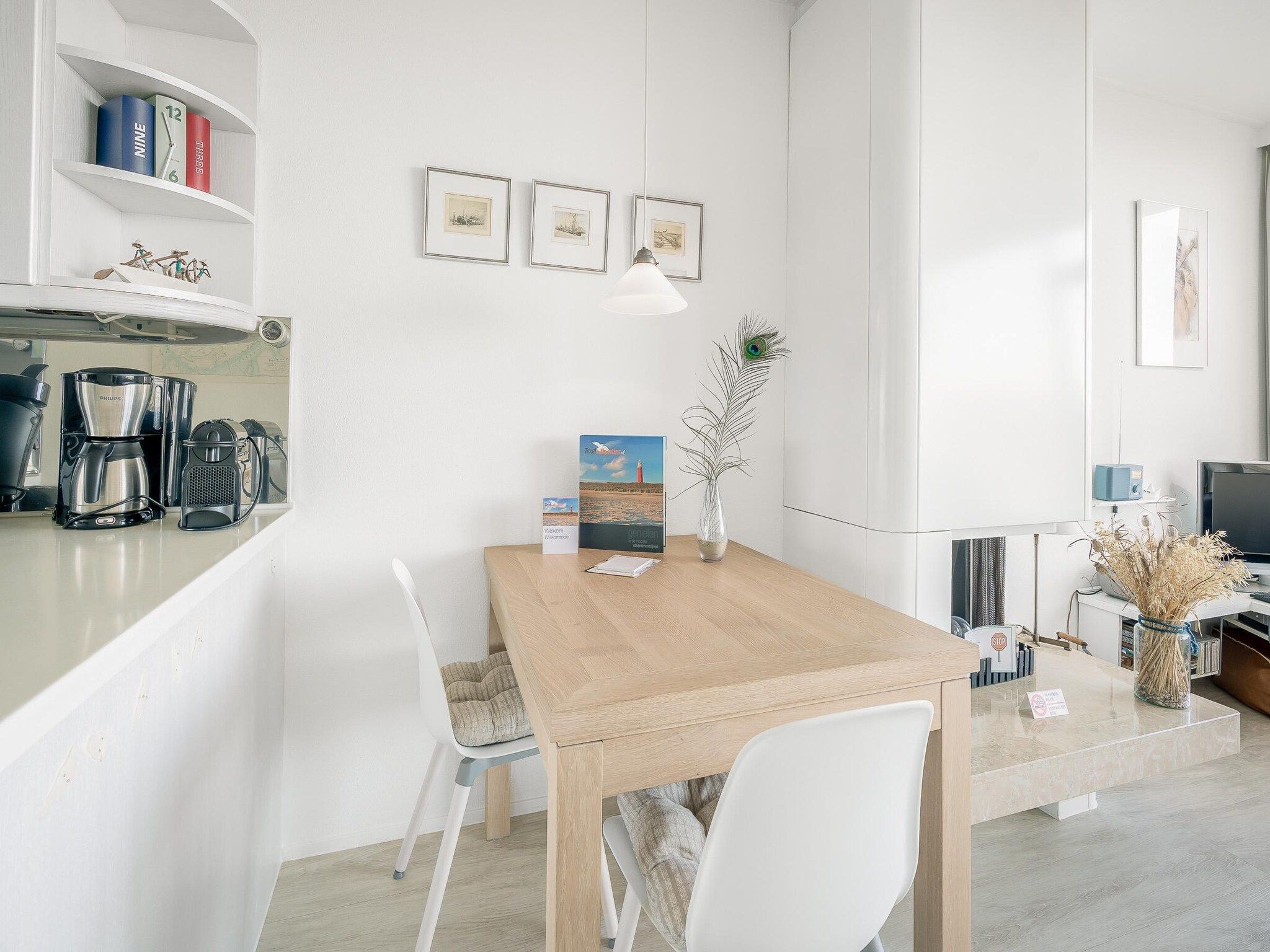 De woonkamer van Juliana 160 in De Koog