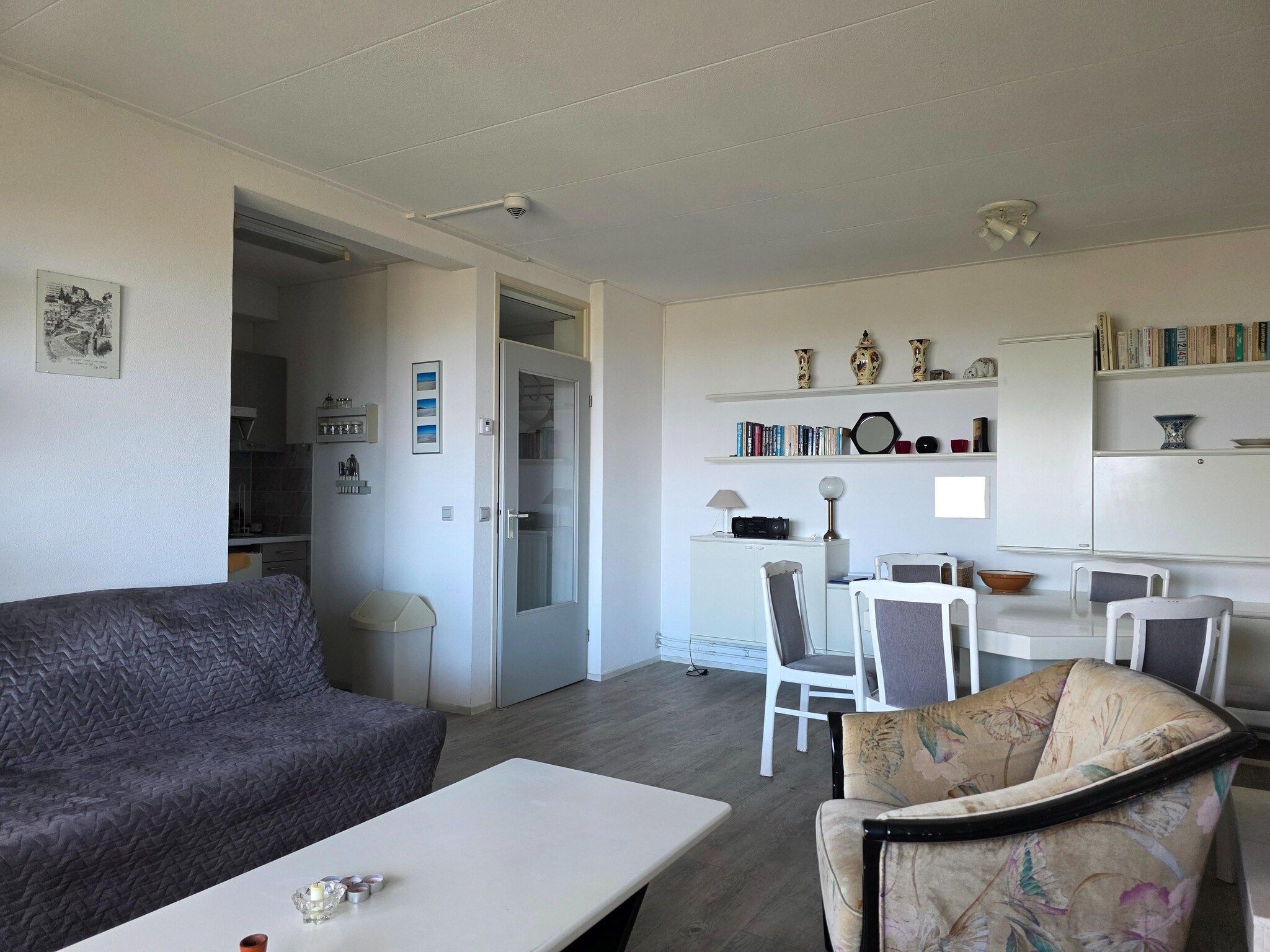 De woonkamer van Juliana 162 in De Koog