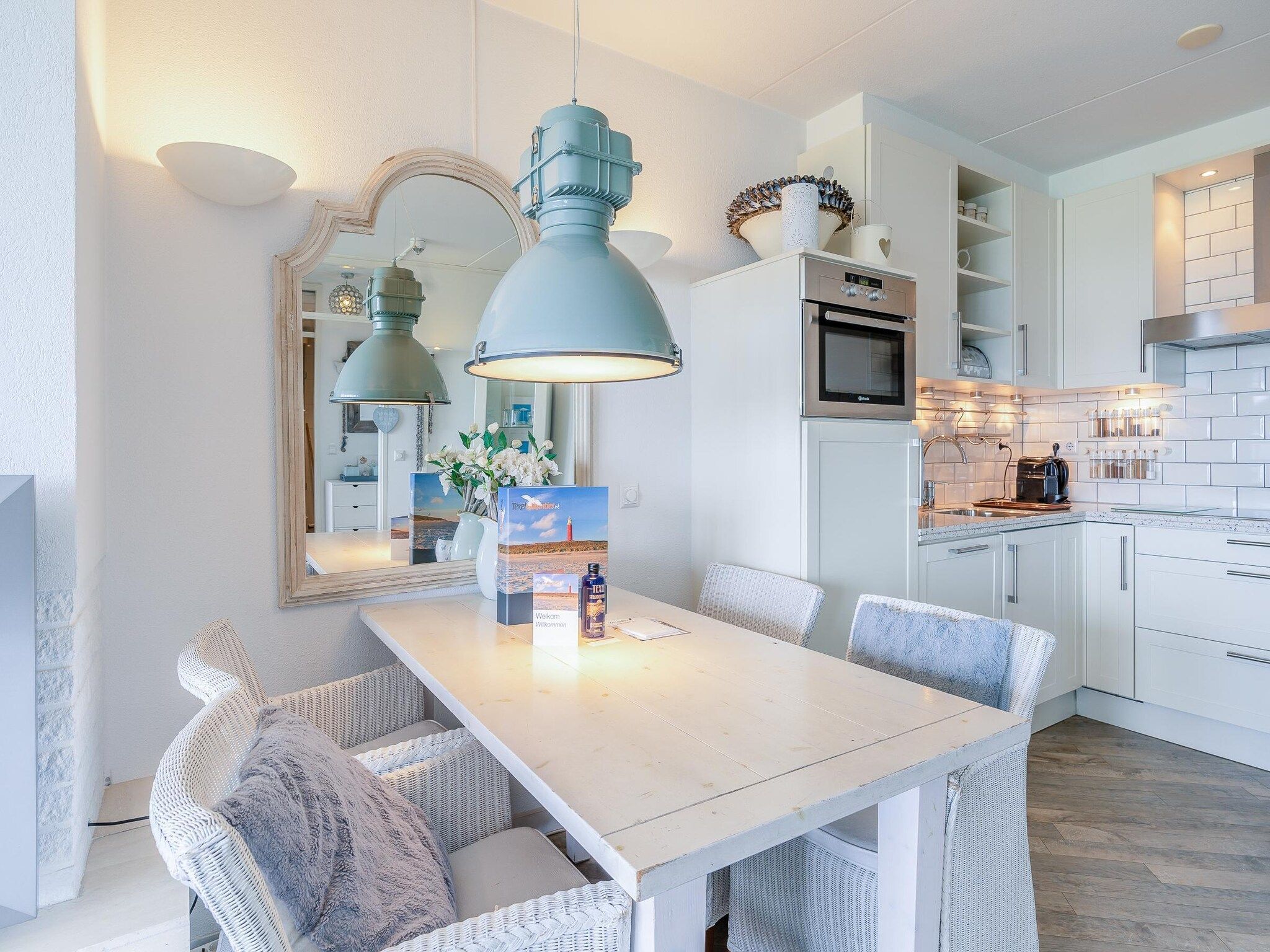 De eetkamer van Juliana 106 in De Koog