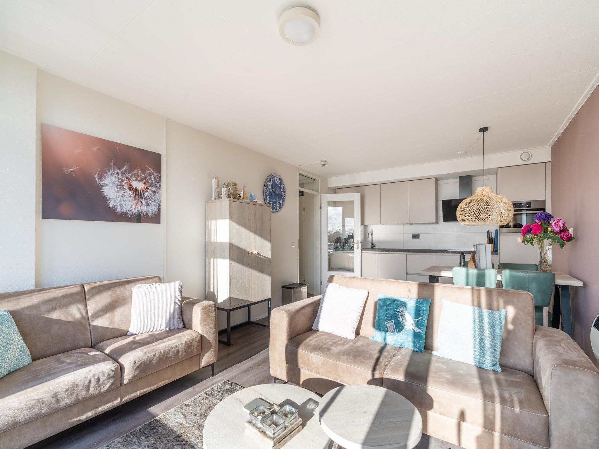 De woonkamer van Juliana 074 in De Koog