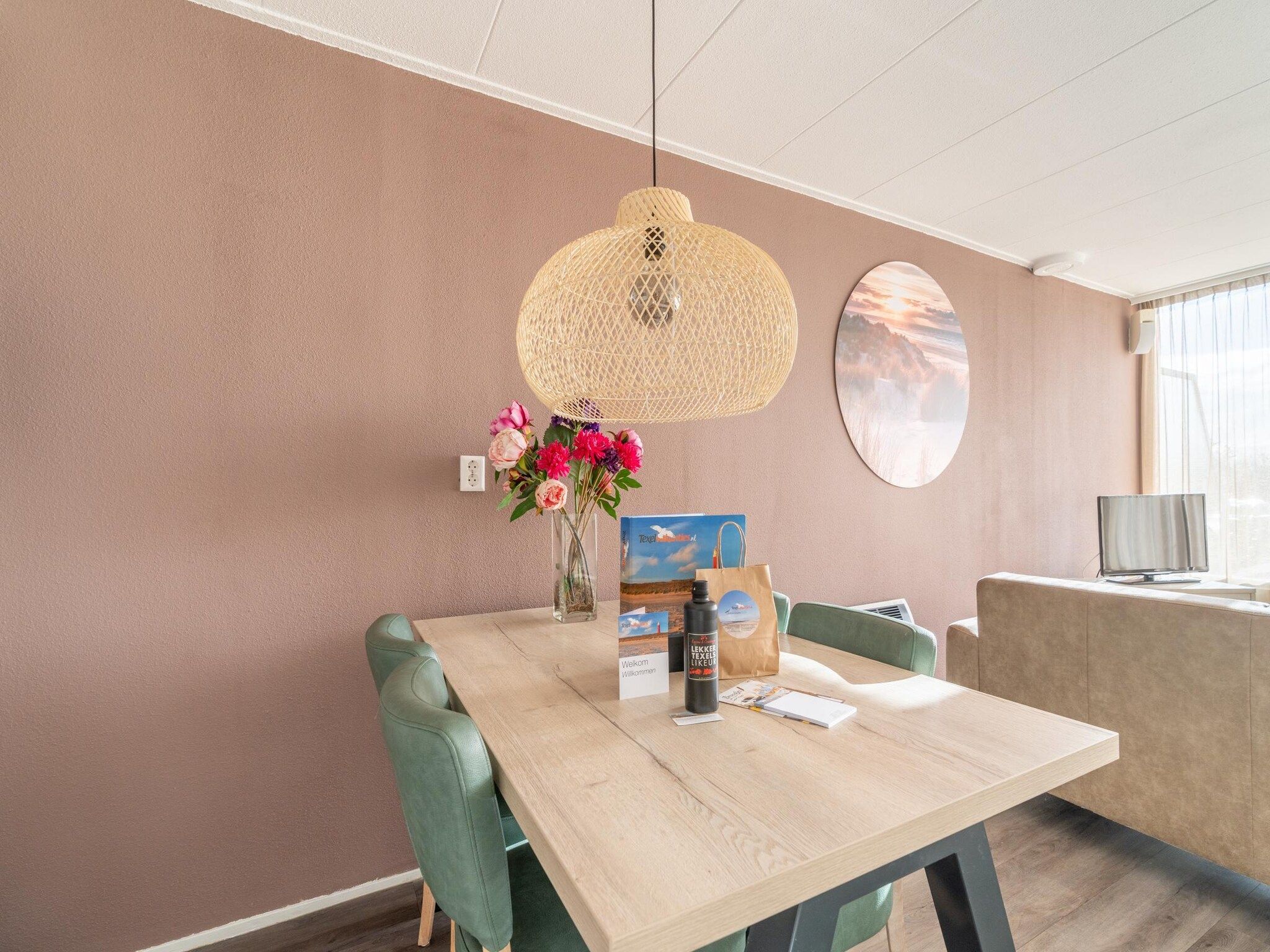 De eetkamer van Juliana 074 in De Koog