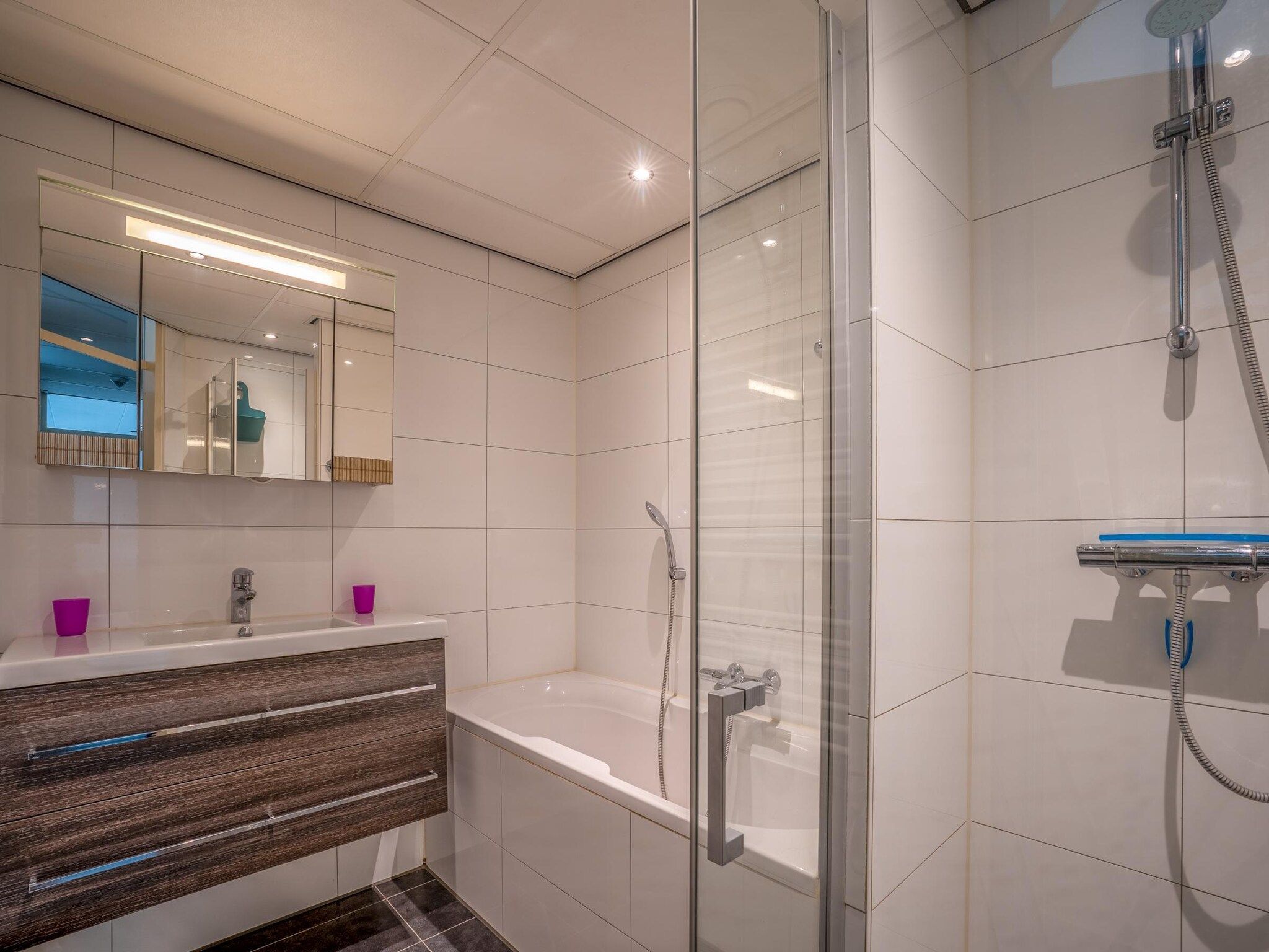 De badkamer van Juliana 074 in De Koog