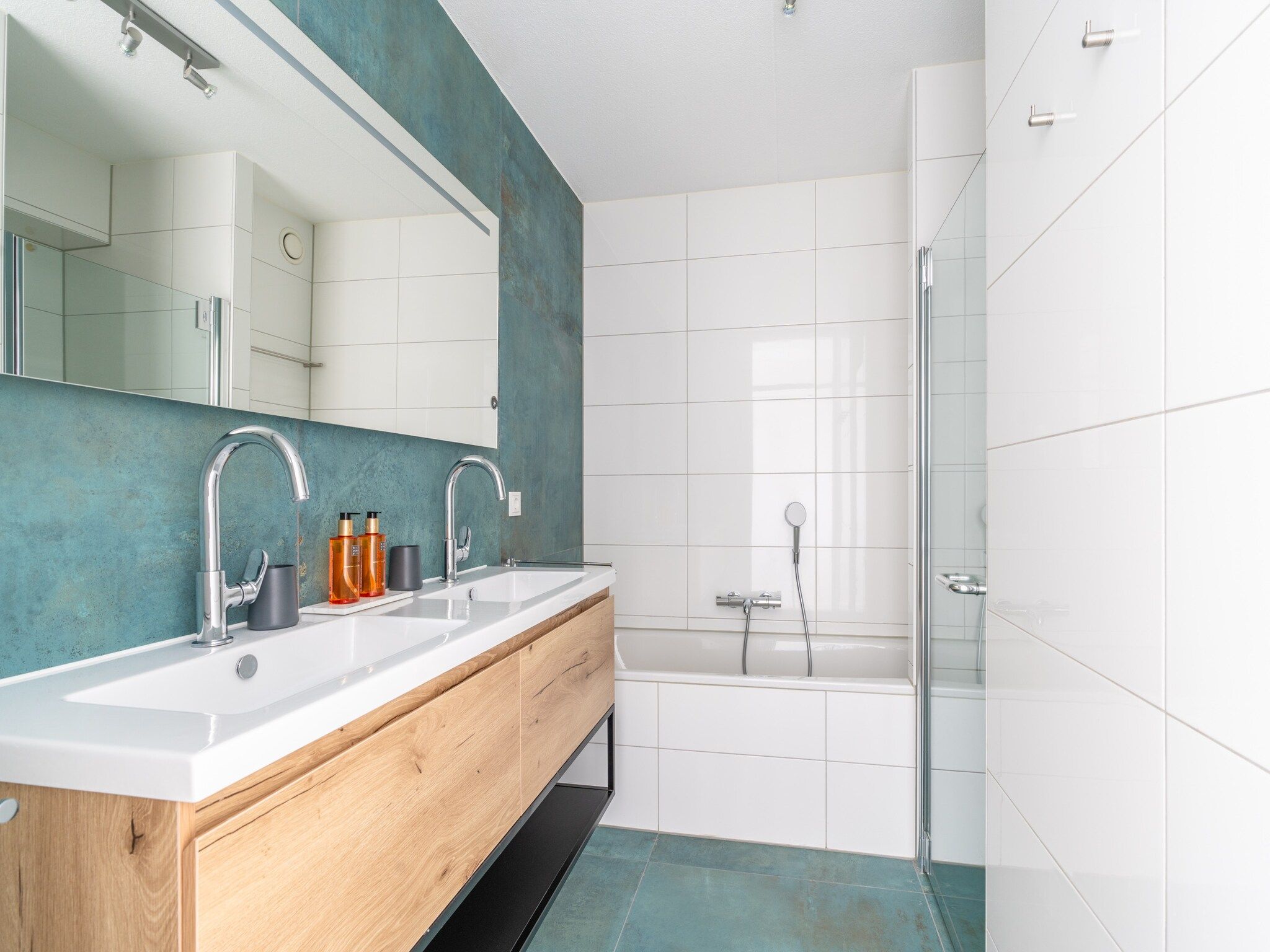 De badkamer van Juliana 092 in De Koog