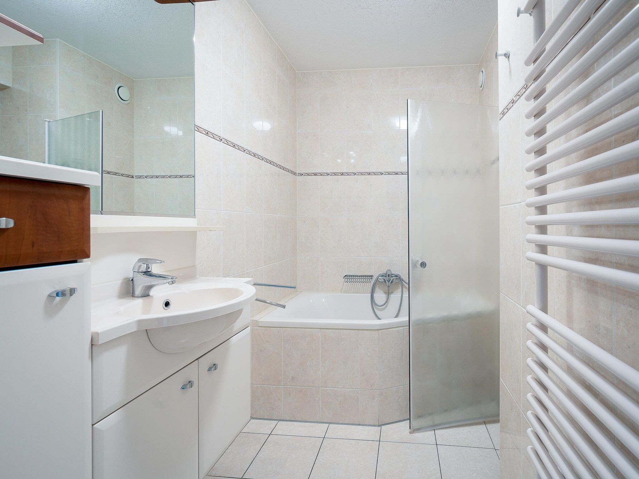 De badkamer van Juliana 096 in De Koog