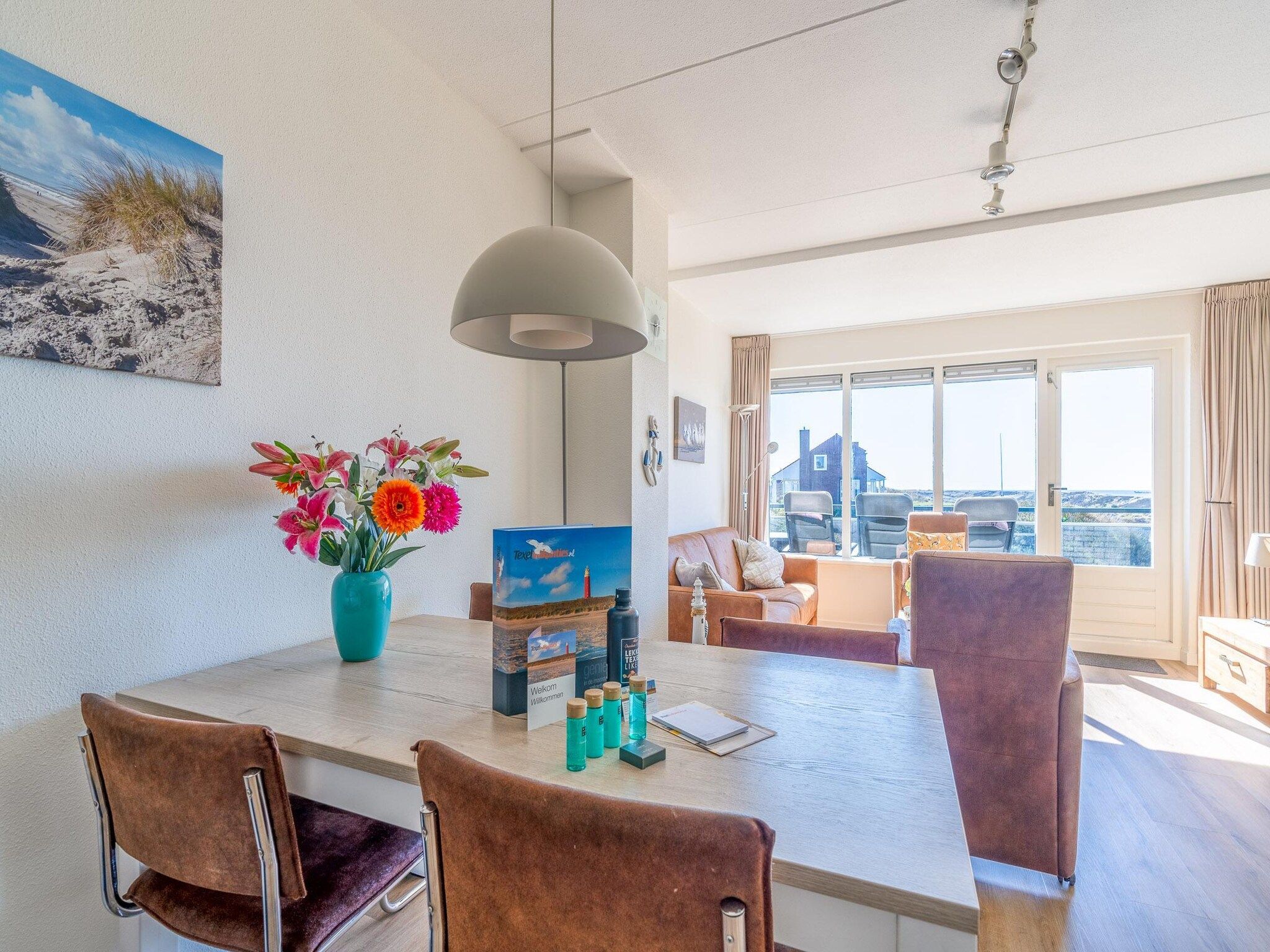 De eetkamer van Juliana 098 in De Koog