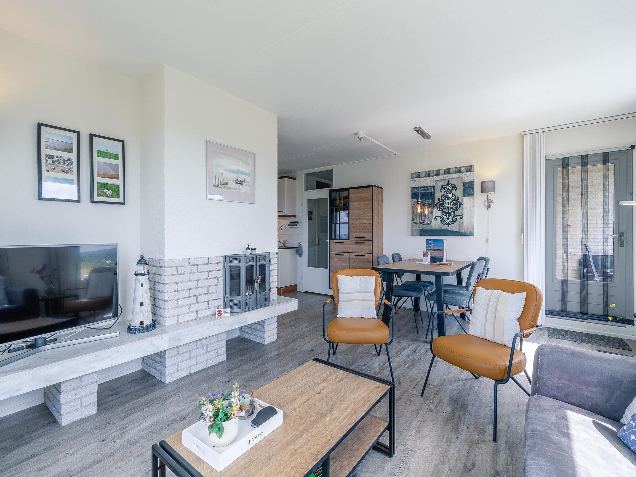 De woonkamer van Juliana 100 in De Koog