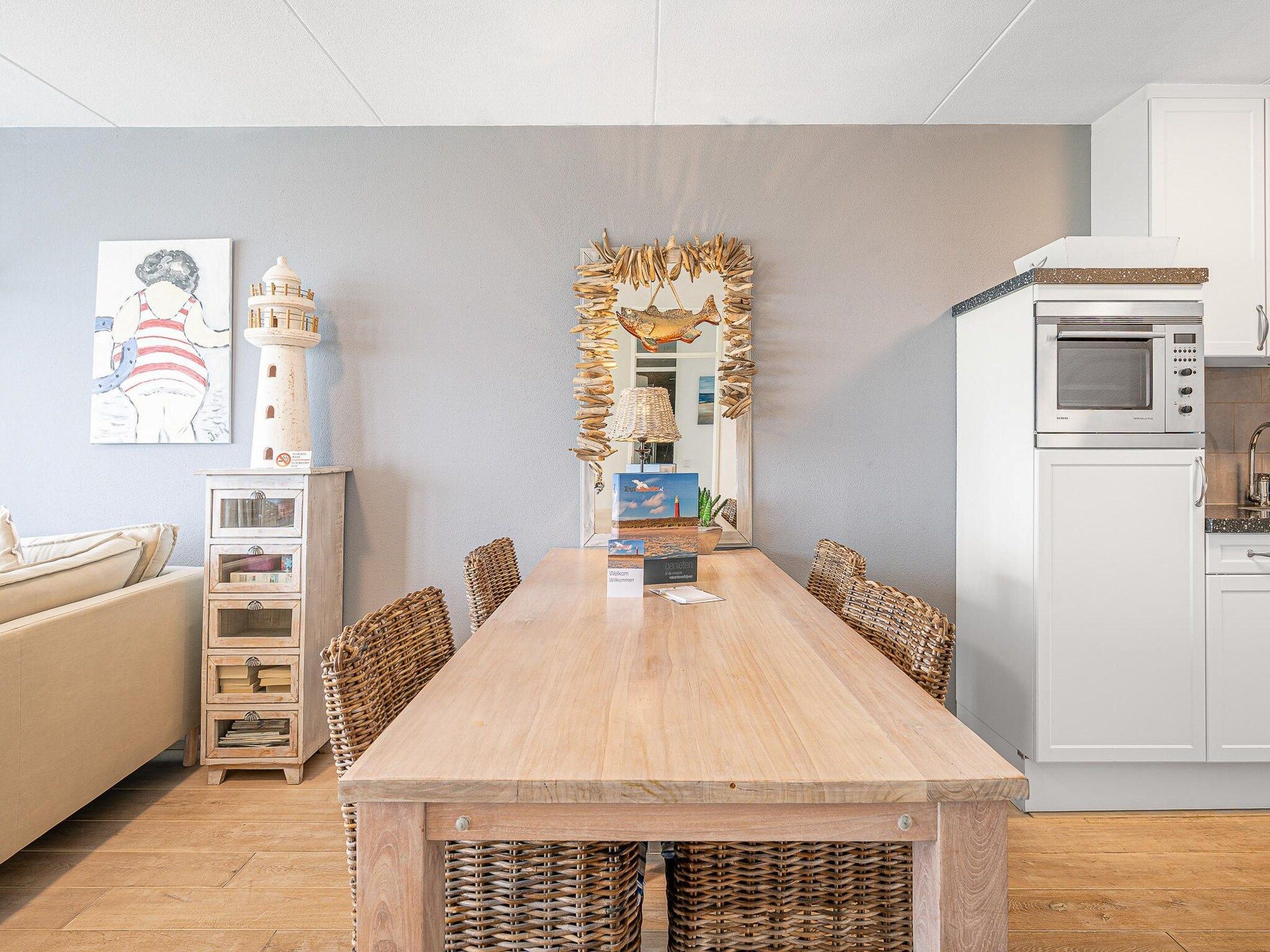 De eetkamer van Juliana 104 in De Koog