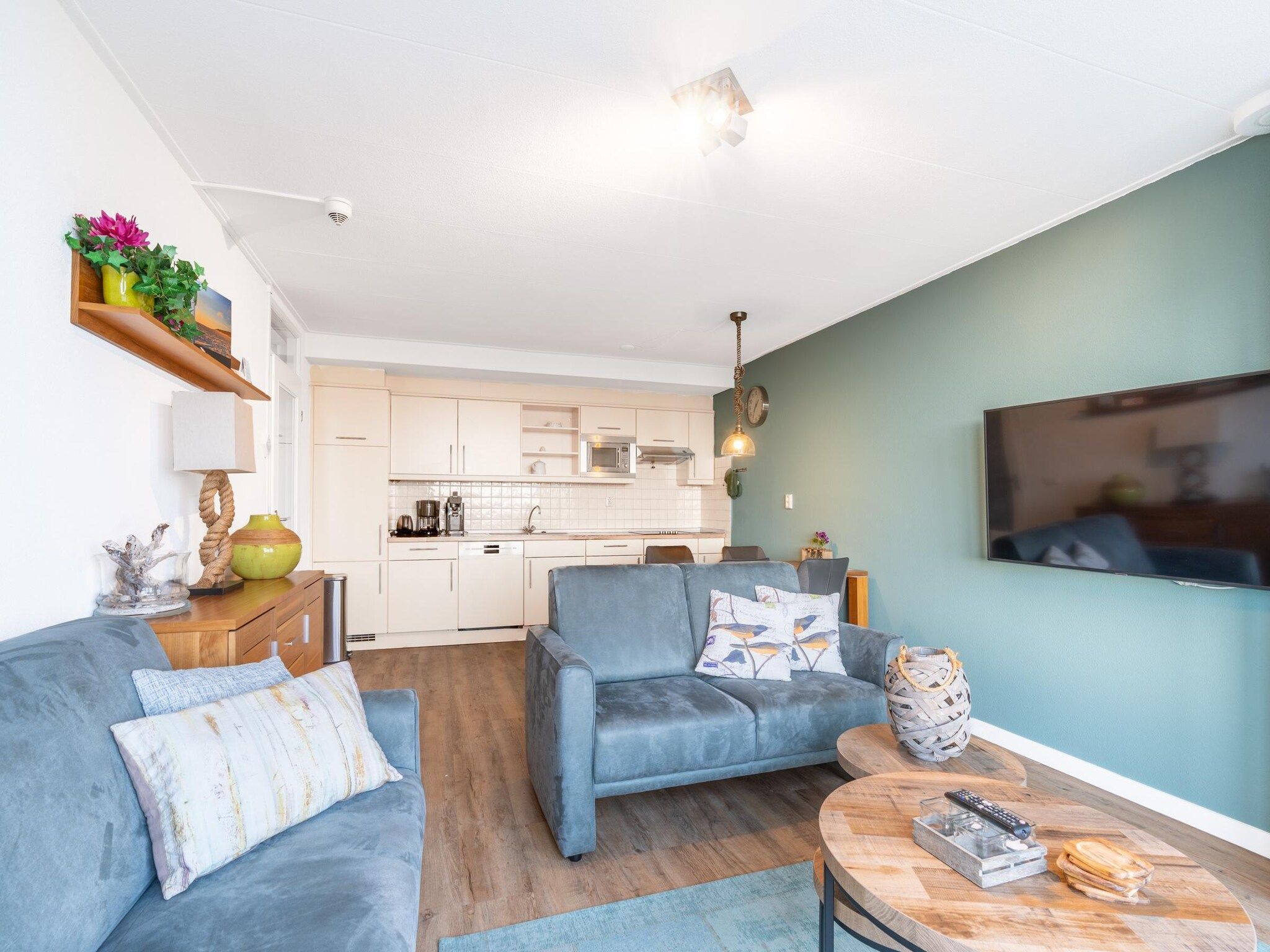 De woonkamer van Juliana 124 in De Koog