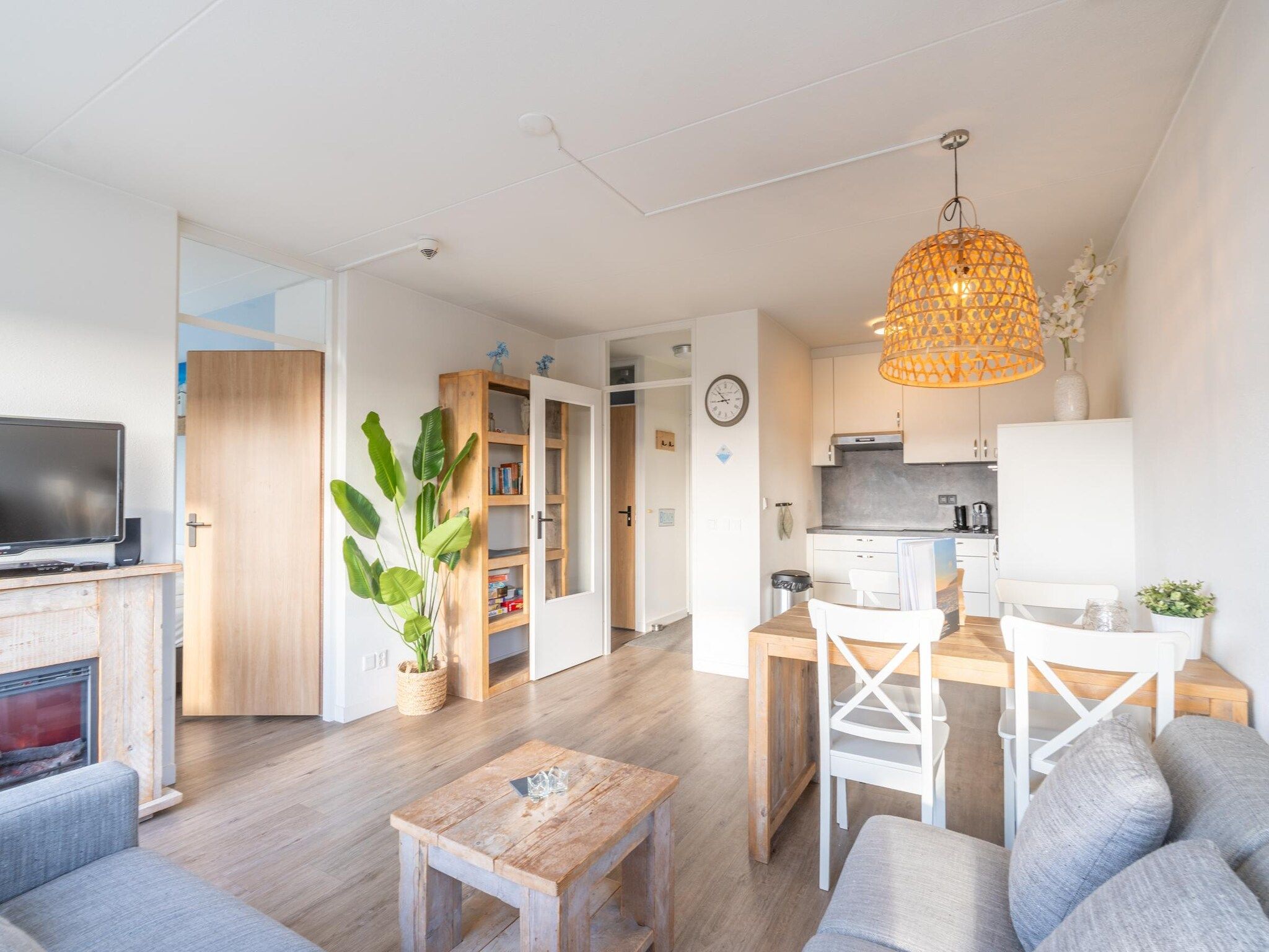 De woonkamer van Juliana 130 in De Koog