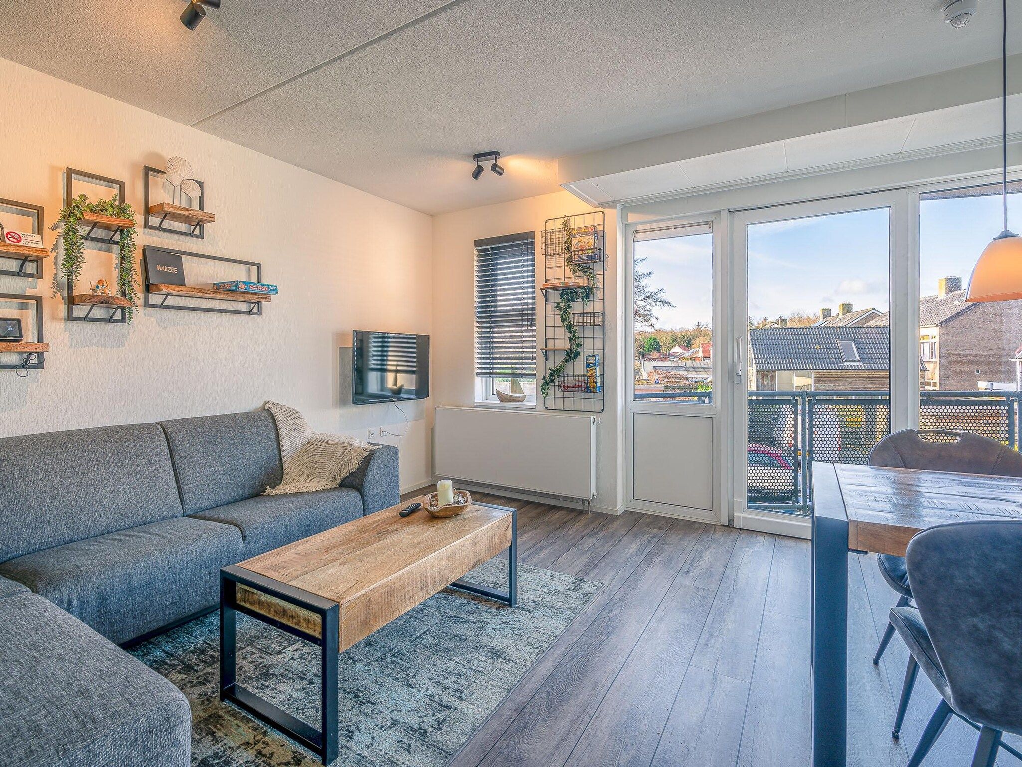 De woonkamer van Zeedistel 20 in De Koog