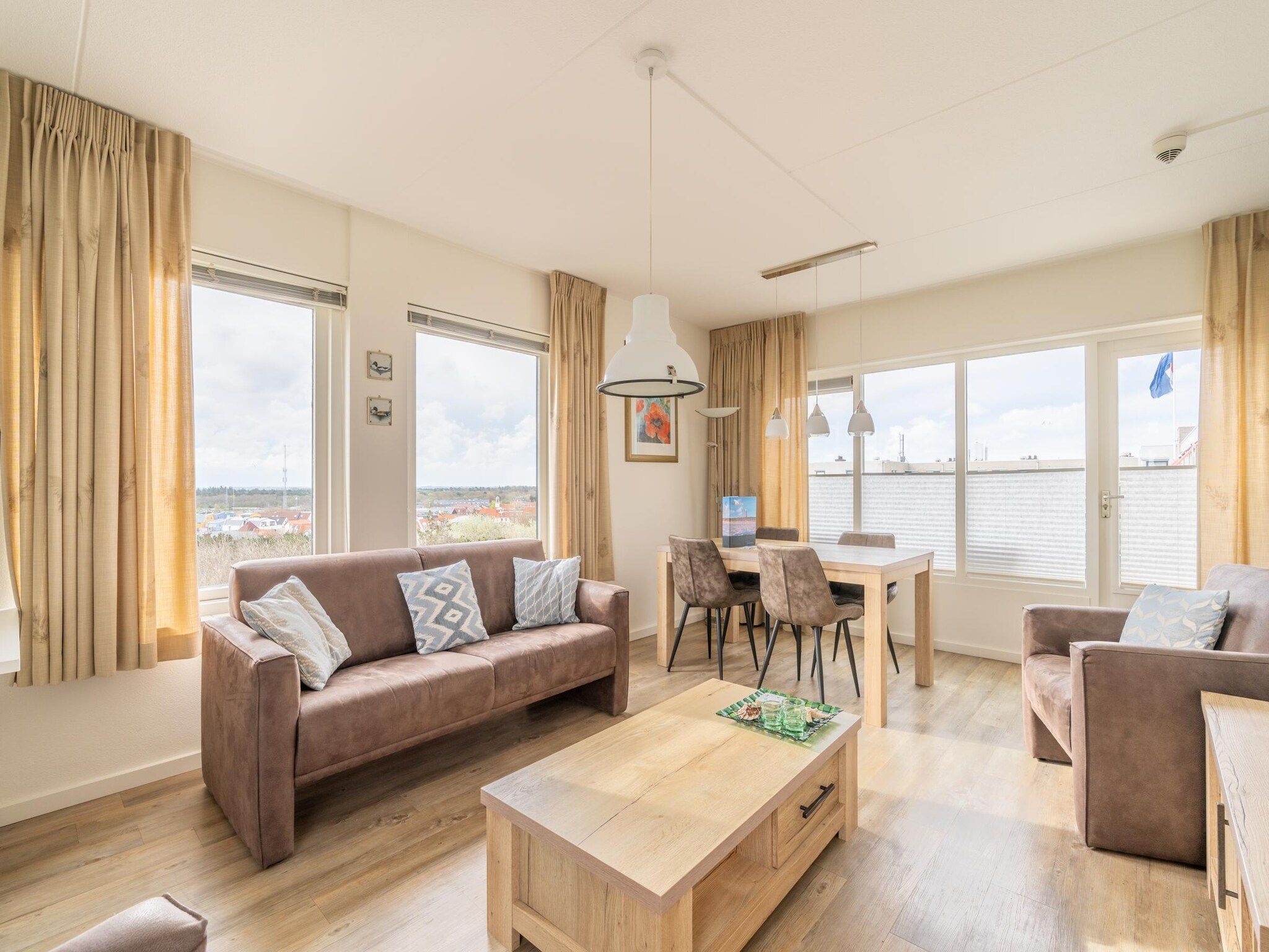 De woonkamer van Juliana 170 in De Koog