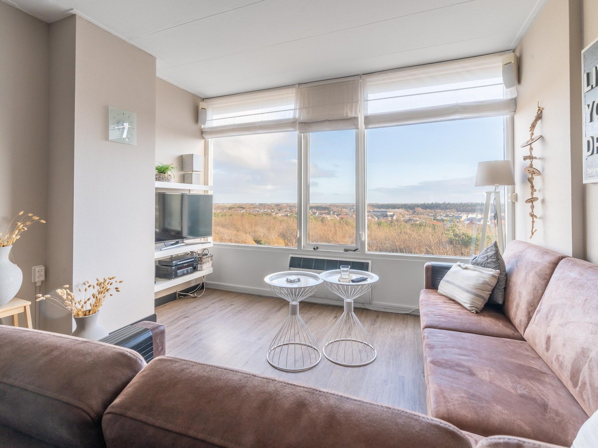 De woonkamer van Juliana 174 in De Koog