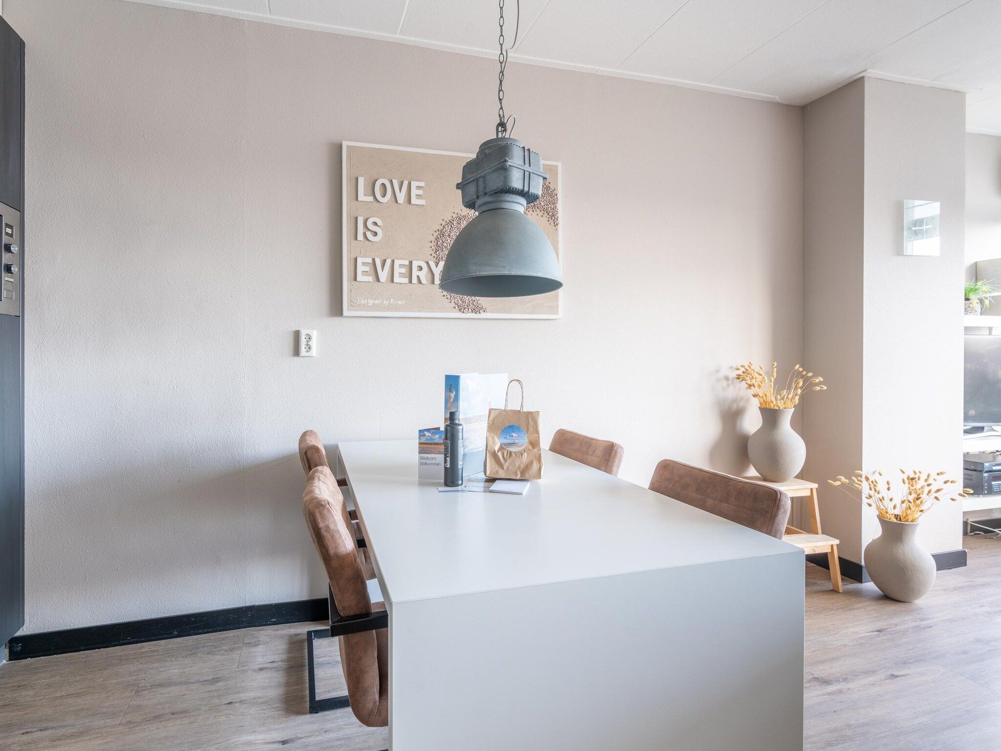 De eetkamer van Juliana 174 in De Koog