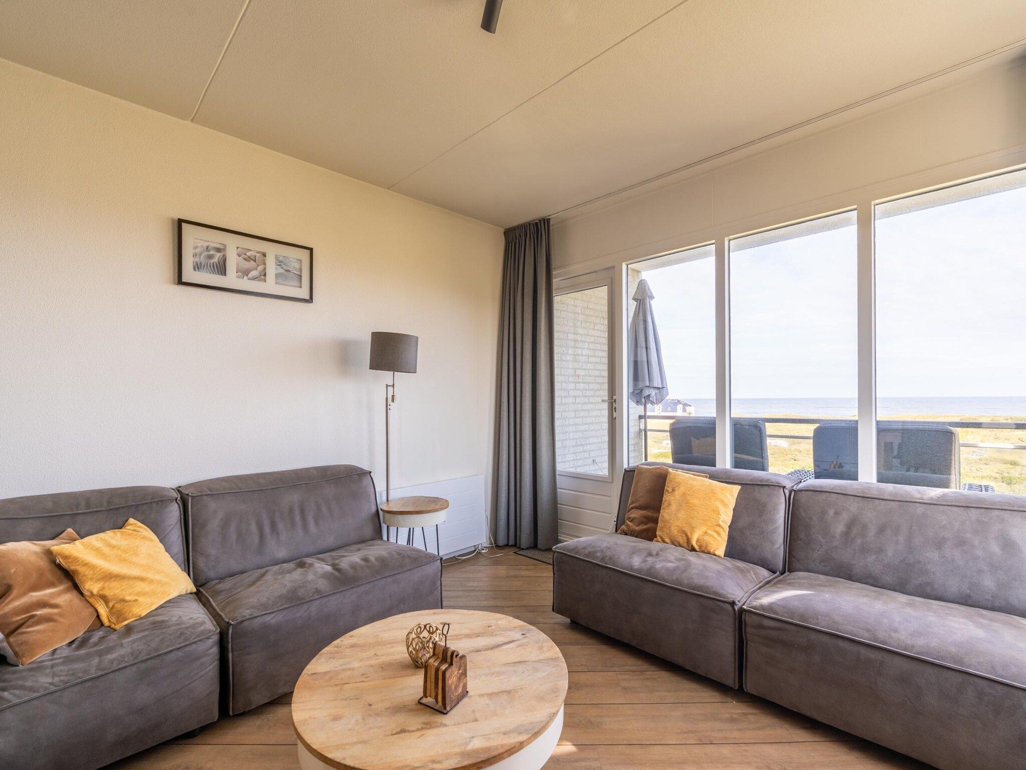 De woonkamer van Juliana 118 in De Koog