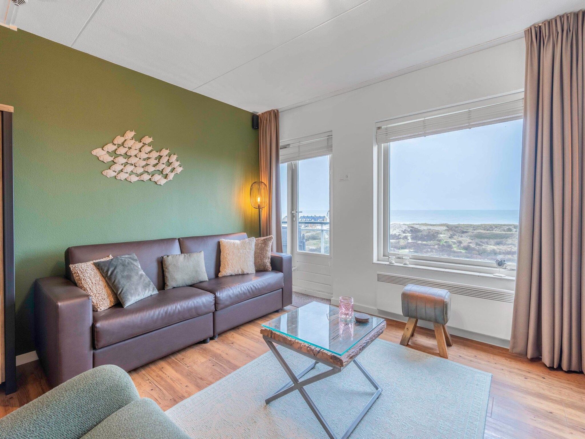 De woonkamer van Juliana 166 in De Koog