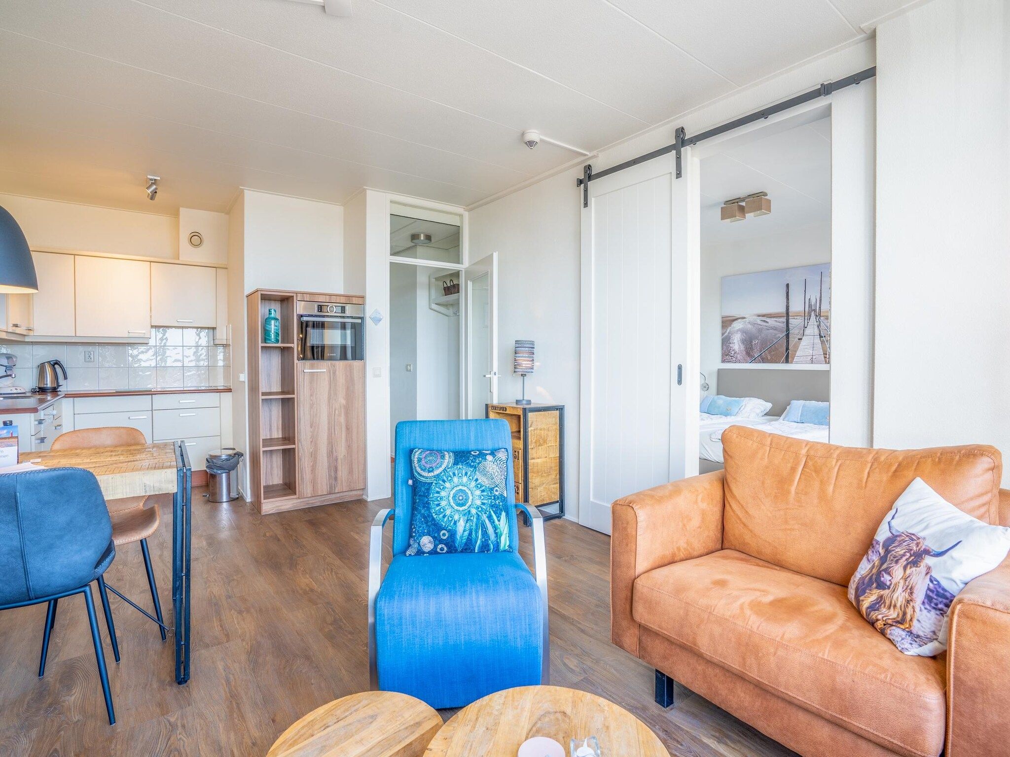 De woonkamer van Juliana 172 in De Koog