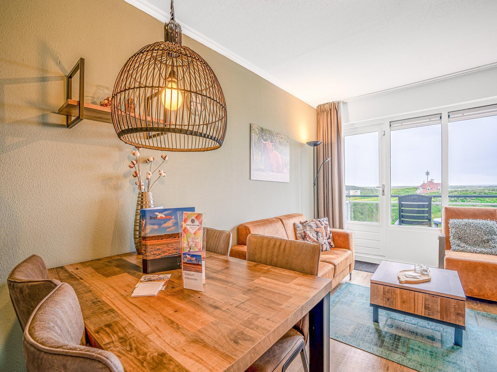 De woonkamer van Juliana 136 in De Koog