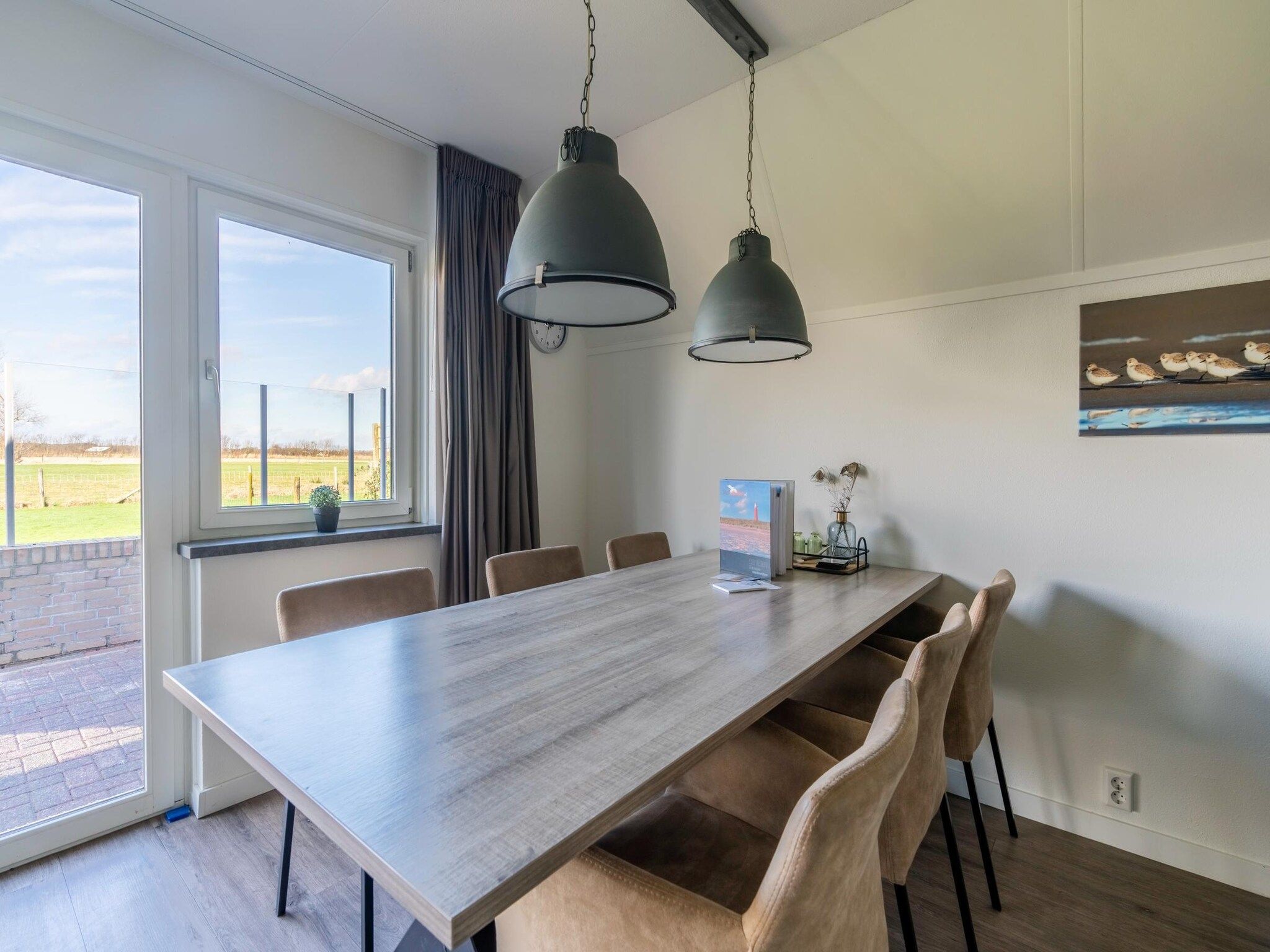 De eetkamer van Nieuwlanderweg 75 in De Waal