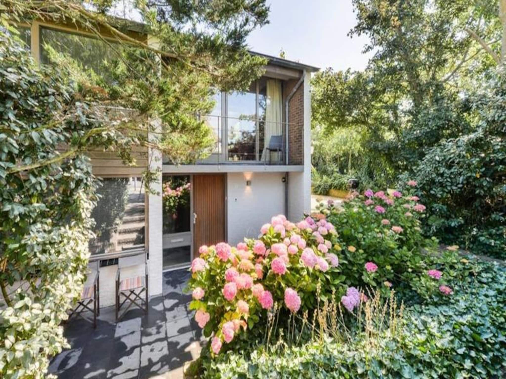 Beach House Amsterdam in Zandvoort - Foto 1 van 22