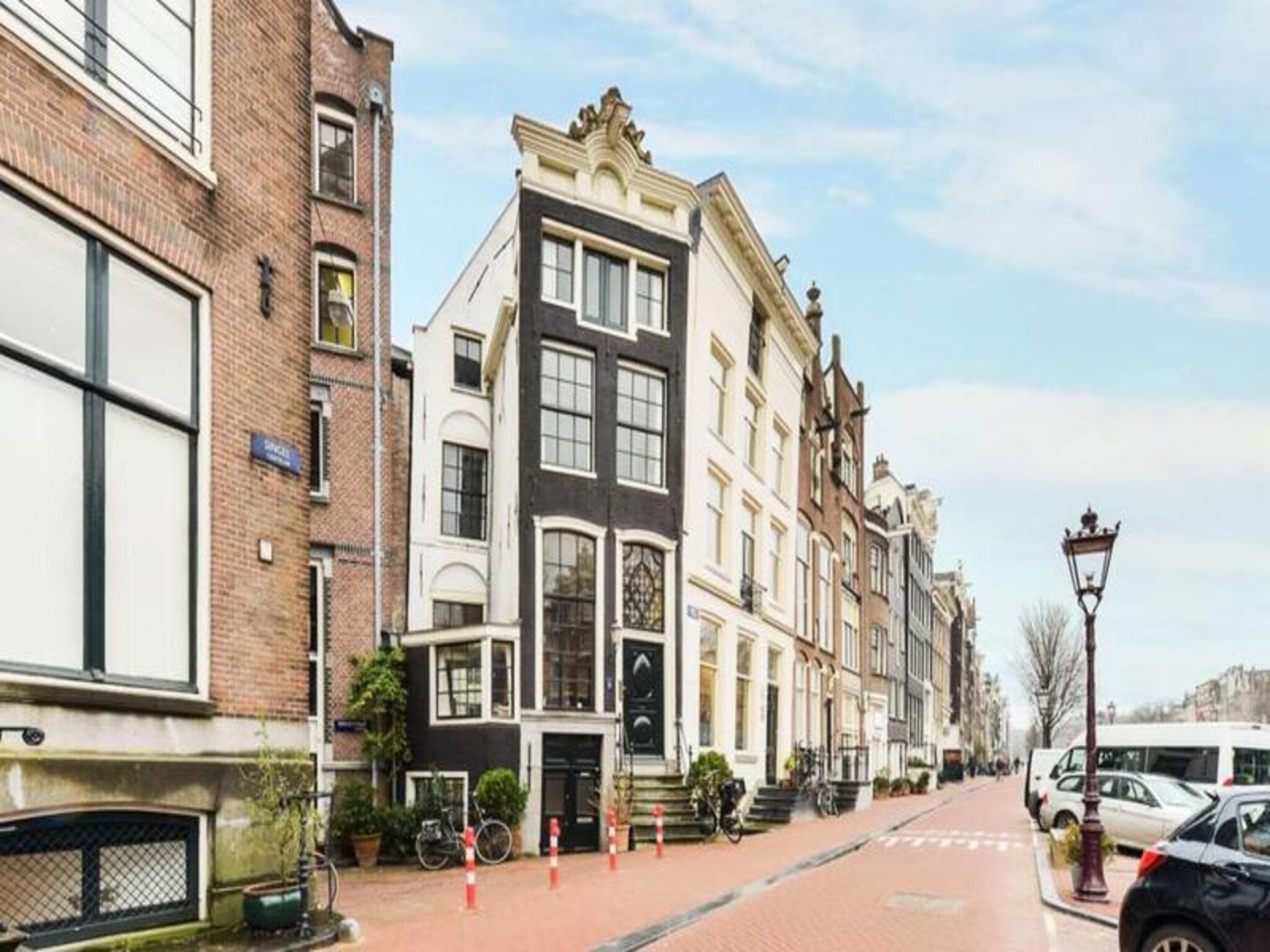 Classy Room 17th Century Canal House in Amsterdam - Foto 5 van 44