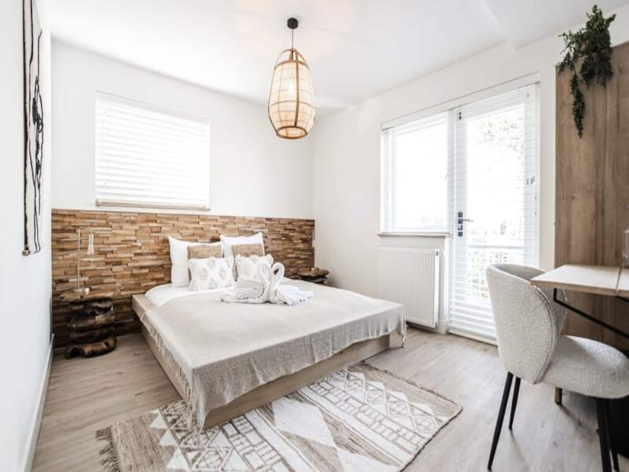 Marley&rsquo;s Beachhouse - Luxury Guest Room With Balcony in Zandvoort - Foto 1 van 25