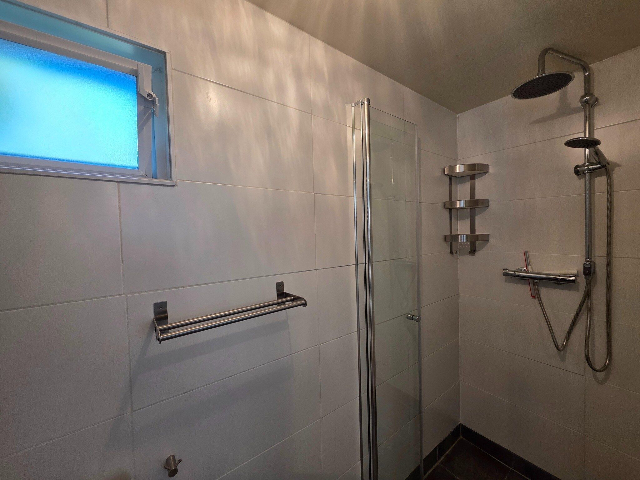 De badkamer van Ruijslaan 13C - Achter de zandduyn in De Koog